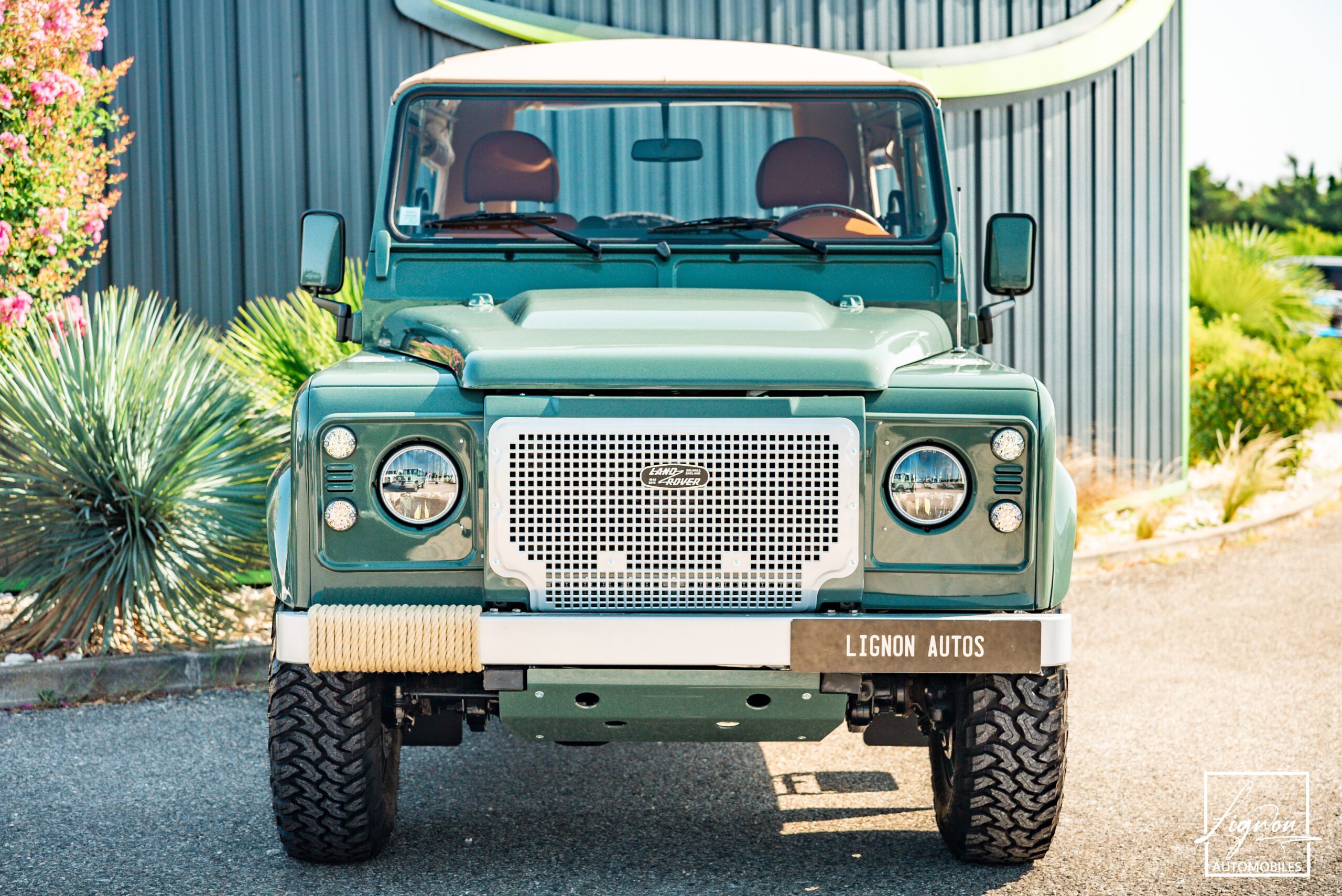 Photo Land Rover Defender 90 td4 2.2 Soft Top "Keswick Green"