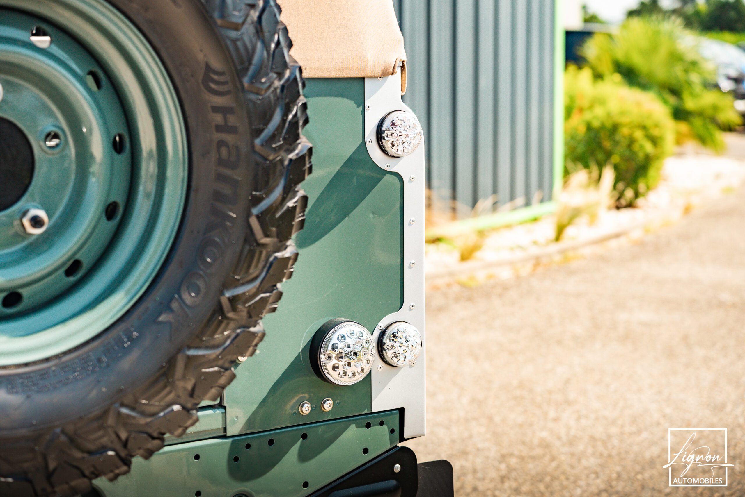 Photo Land Rover Defender 90 td4 2.2 Soft Top "Keswick Green"