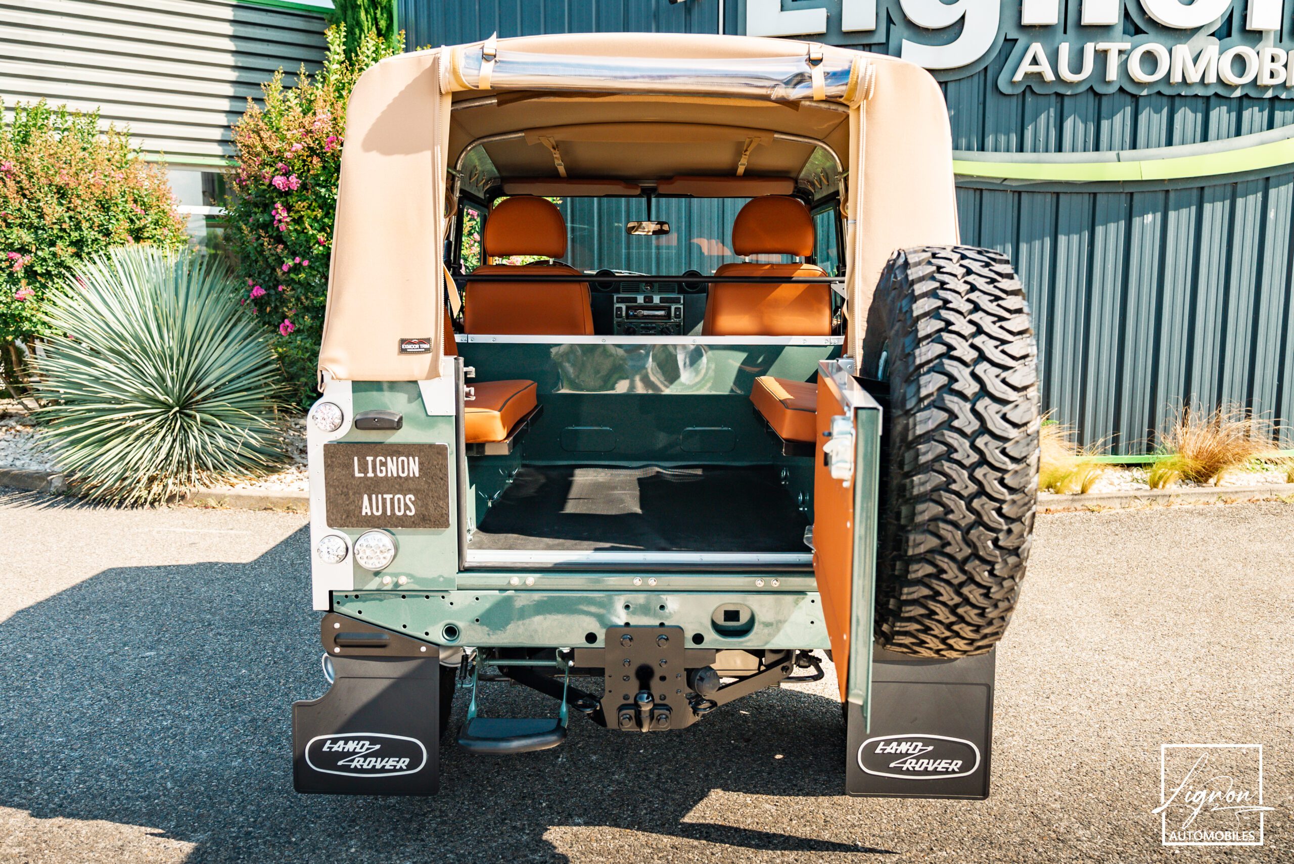 Photo Land Rover Defender 90 td4 2.2 Soft Top "Keswick Green"