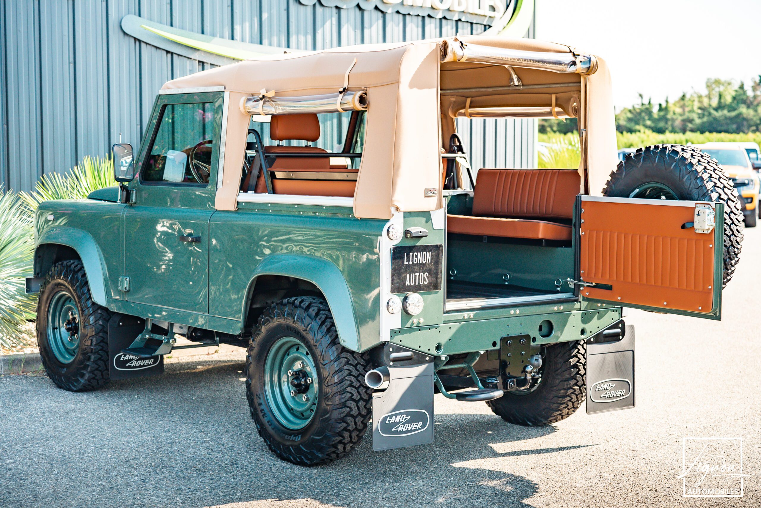 Photo Land Rover Defender 90 td4 2.2 Soft Top "Keswick Green"