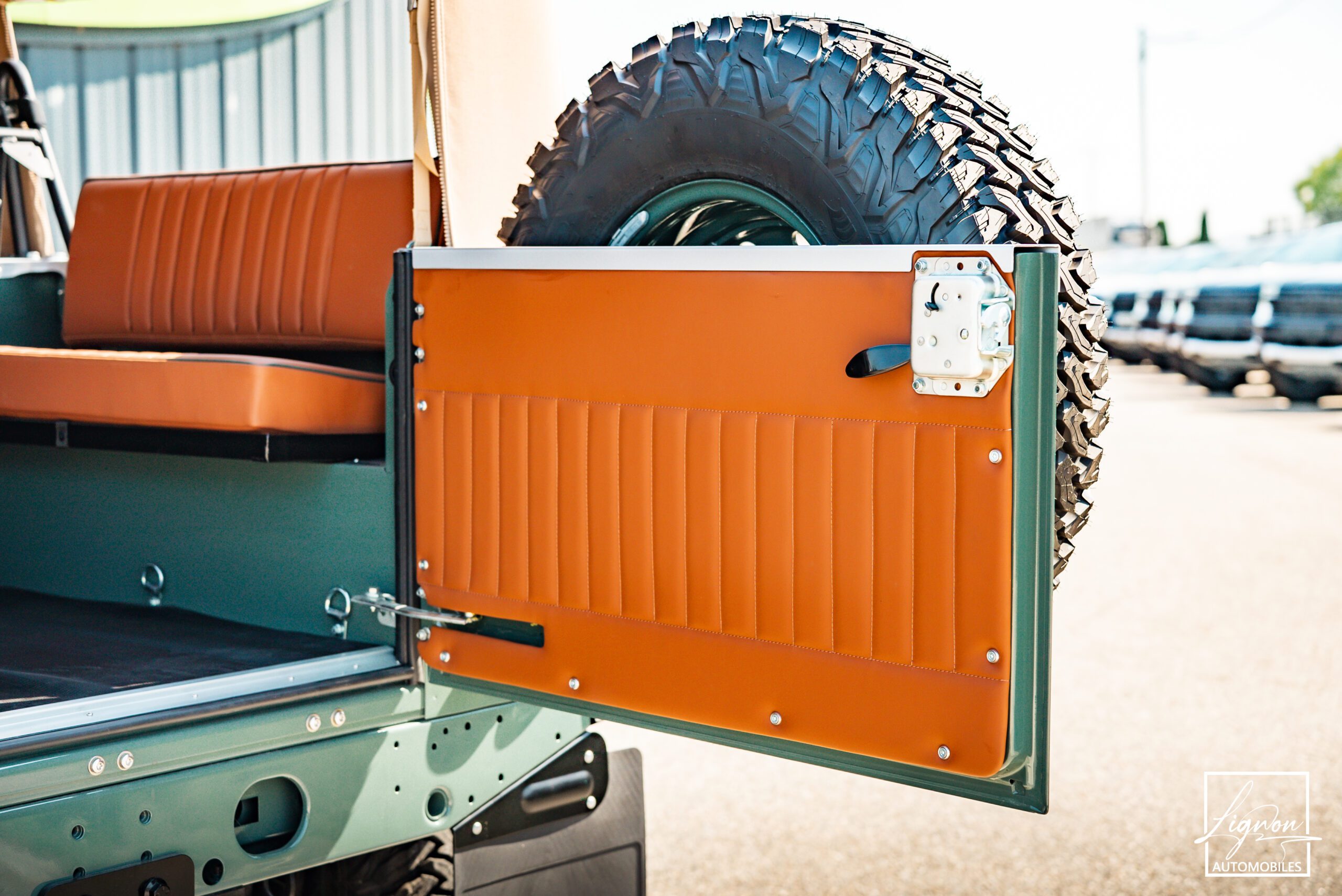 Photo Land Rover Defender 90 td4 2.2 Soft Top "Keswick Green"