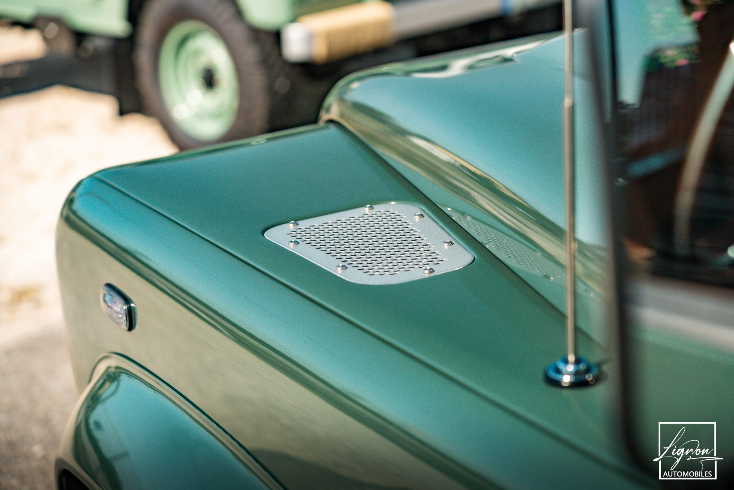 Photo Land Rover Defender 90 td4 2.2 Soft Top "Keswick Green"