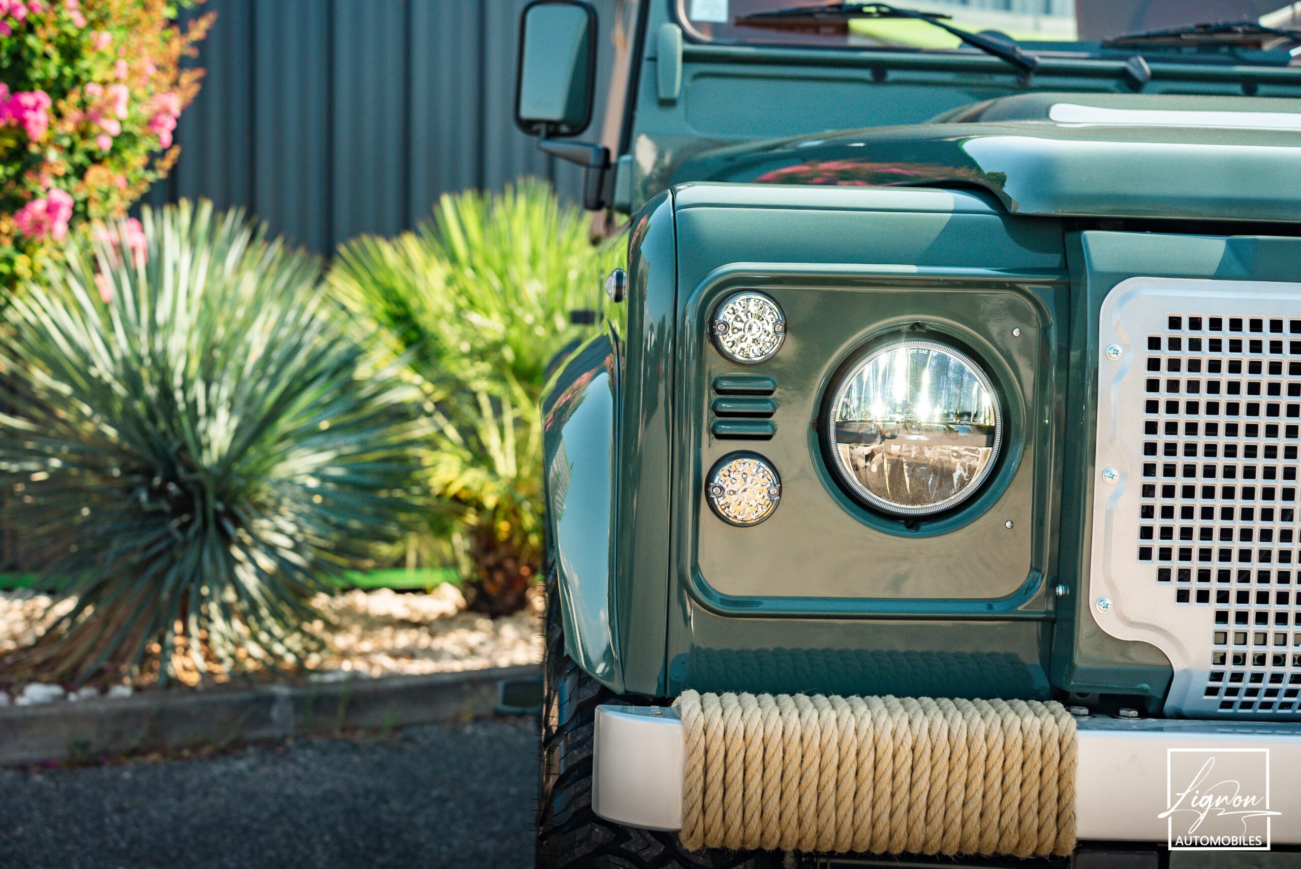 Photo Land Rover Defender 90 td4 2.2 Soft Top "Keswick Green"
