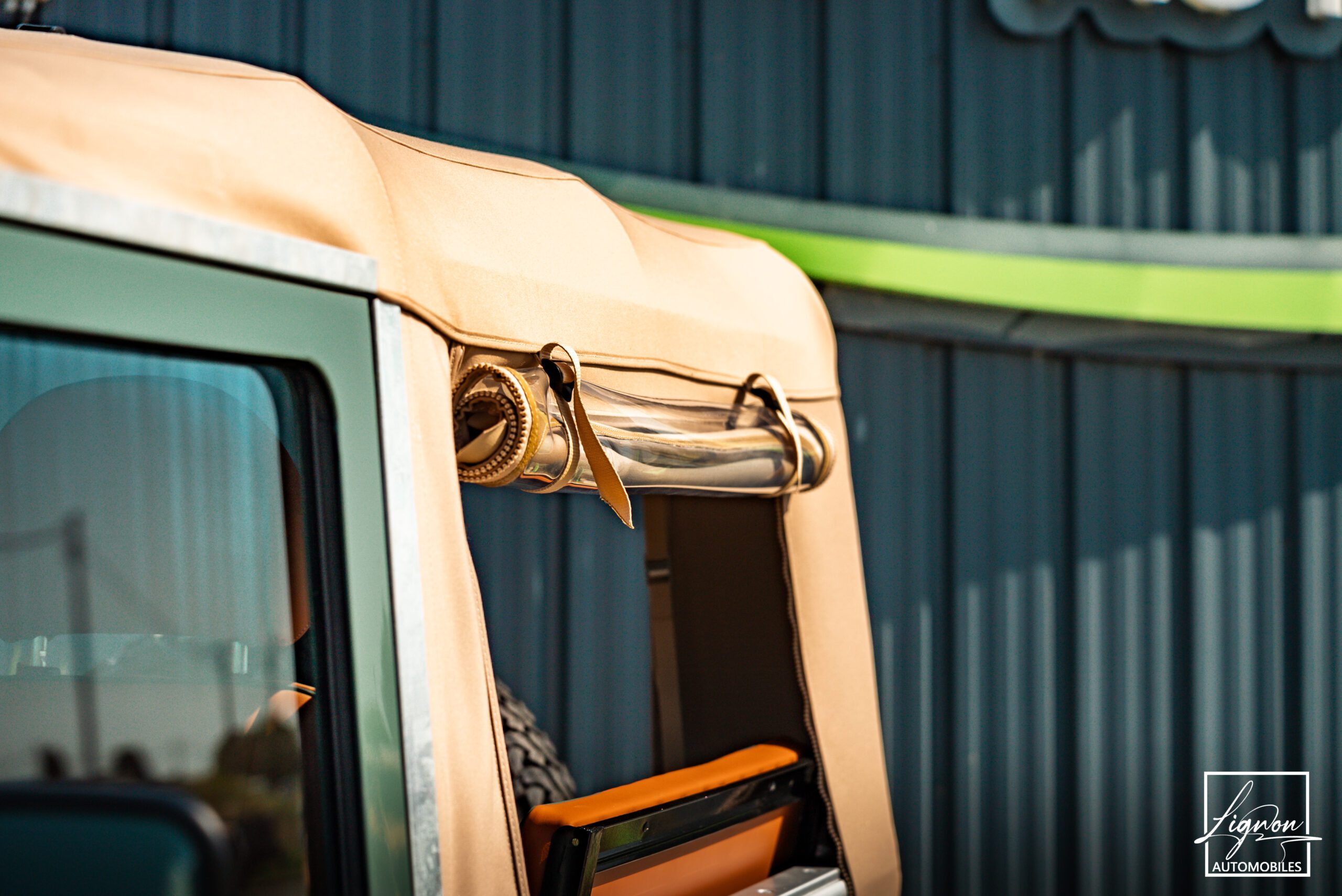 Photo Land Rover Defender 90 td4 2.2 Soft Top "Keswick Green"