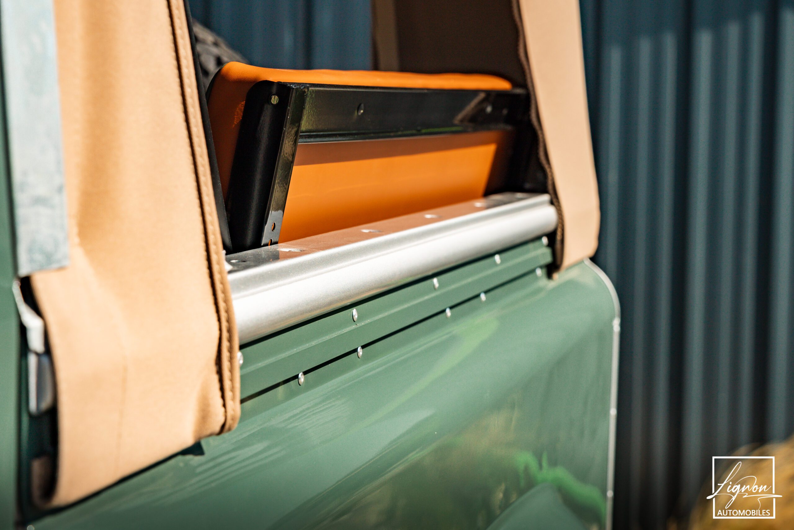 Photo Land Rover Defender 90 td4 2.2 Soft Top "Keswick Green"