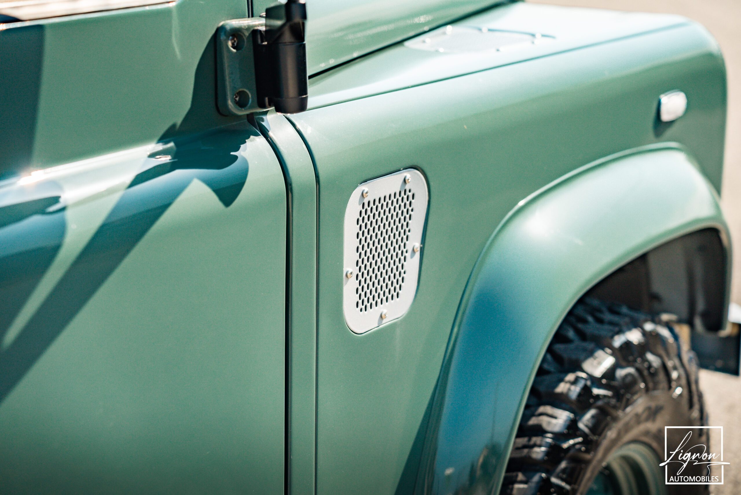 Photo Land Rover Defender 90 td4 2.2 Soft Top "Keswick Green"
