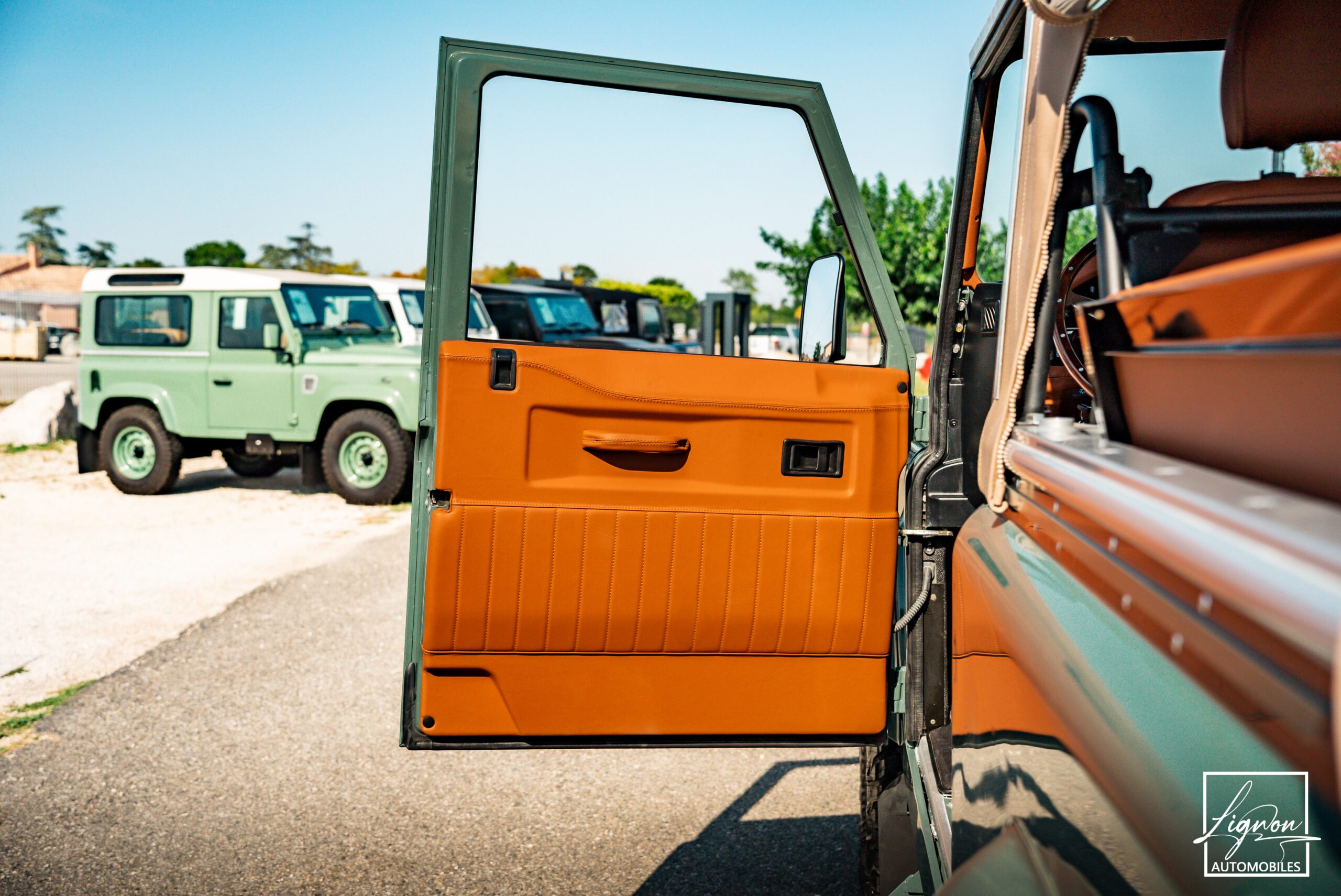 Photo Land Rover Defender 90 td4 2.2 Soft Top "Keswick Green"