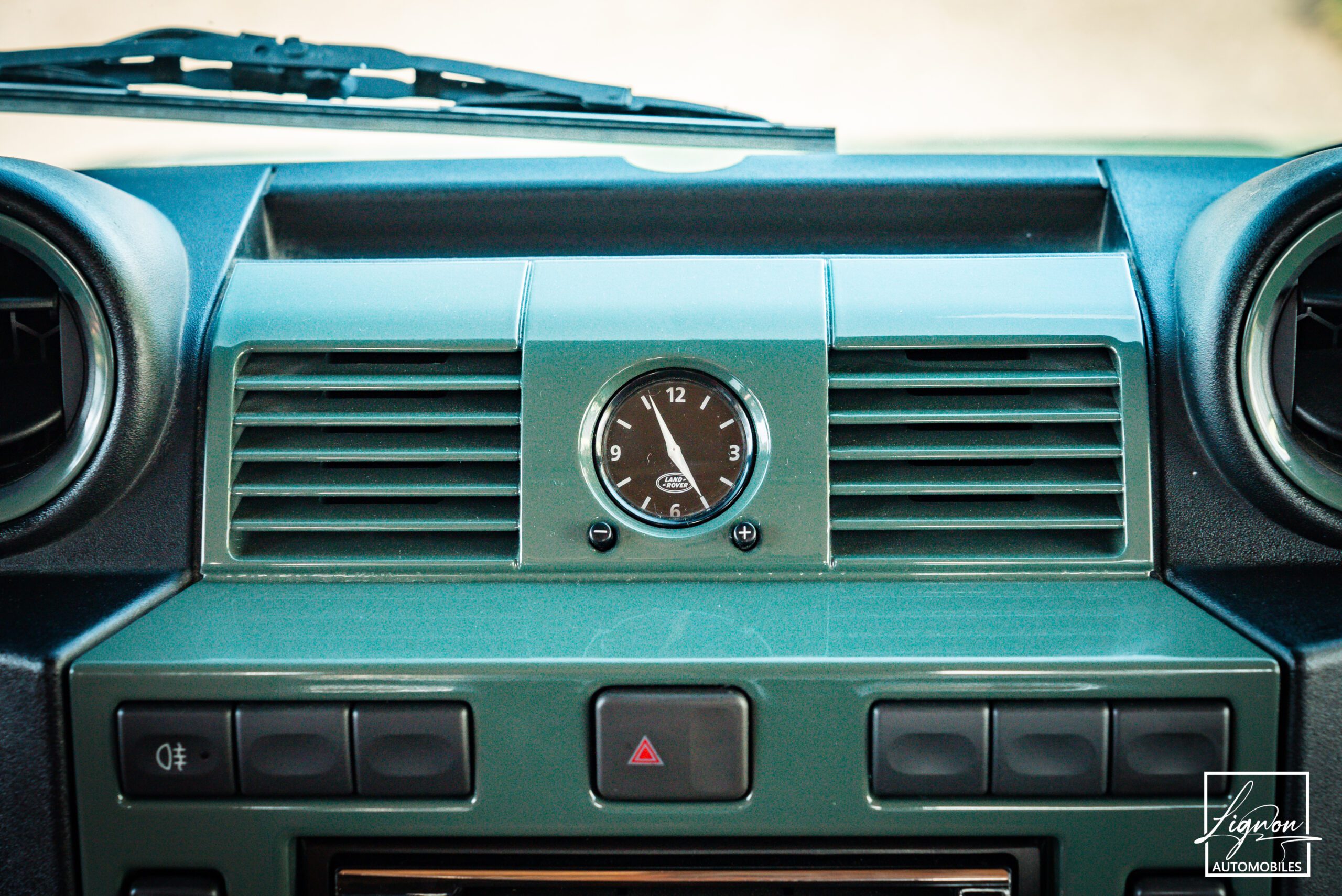 Photo Land Rover Defender 90 td4 2.2 Soft Top "Keswick Green"