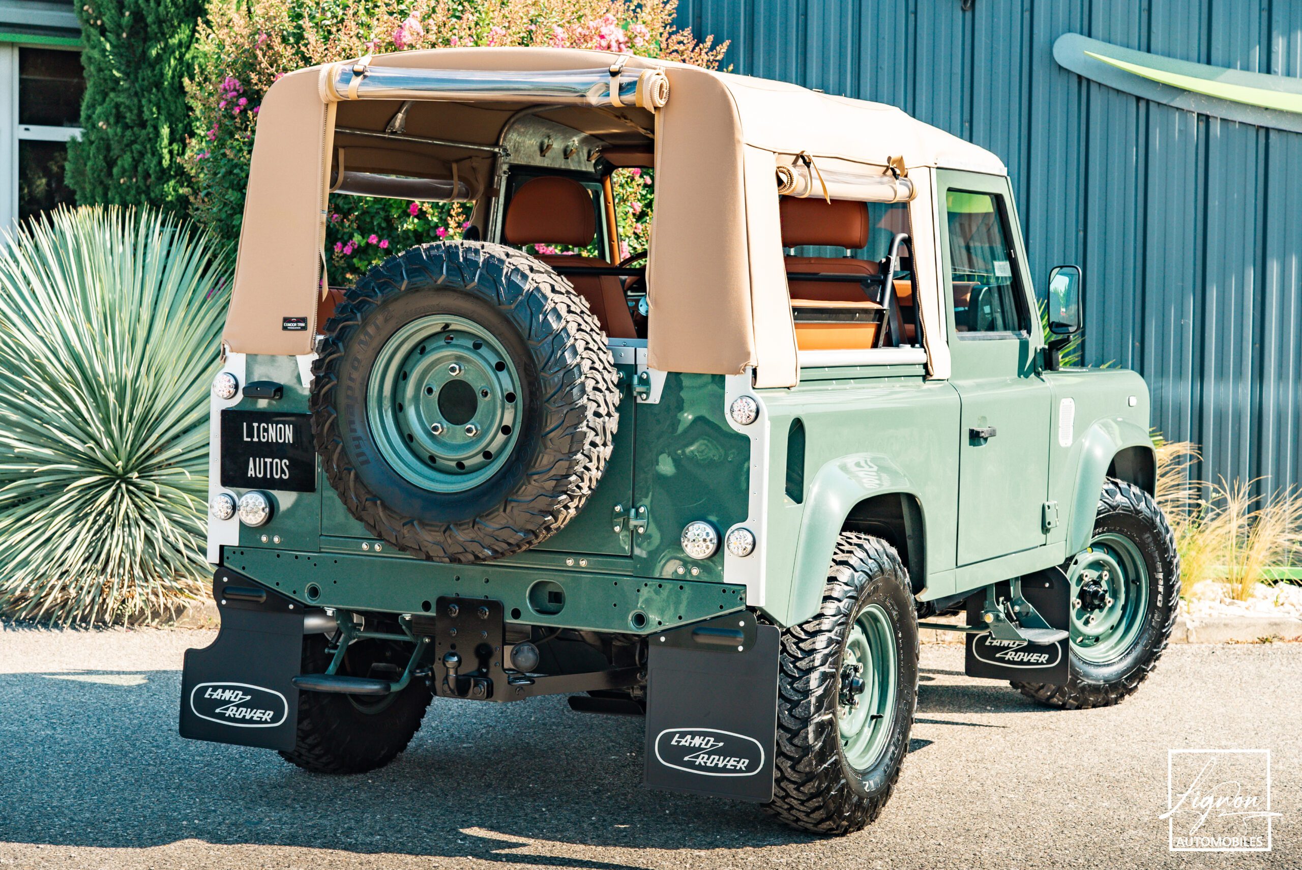 Photo Land Rover Defender 90 td4 2.2 Soft Top "Keswick Green"