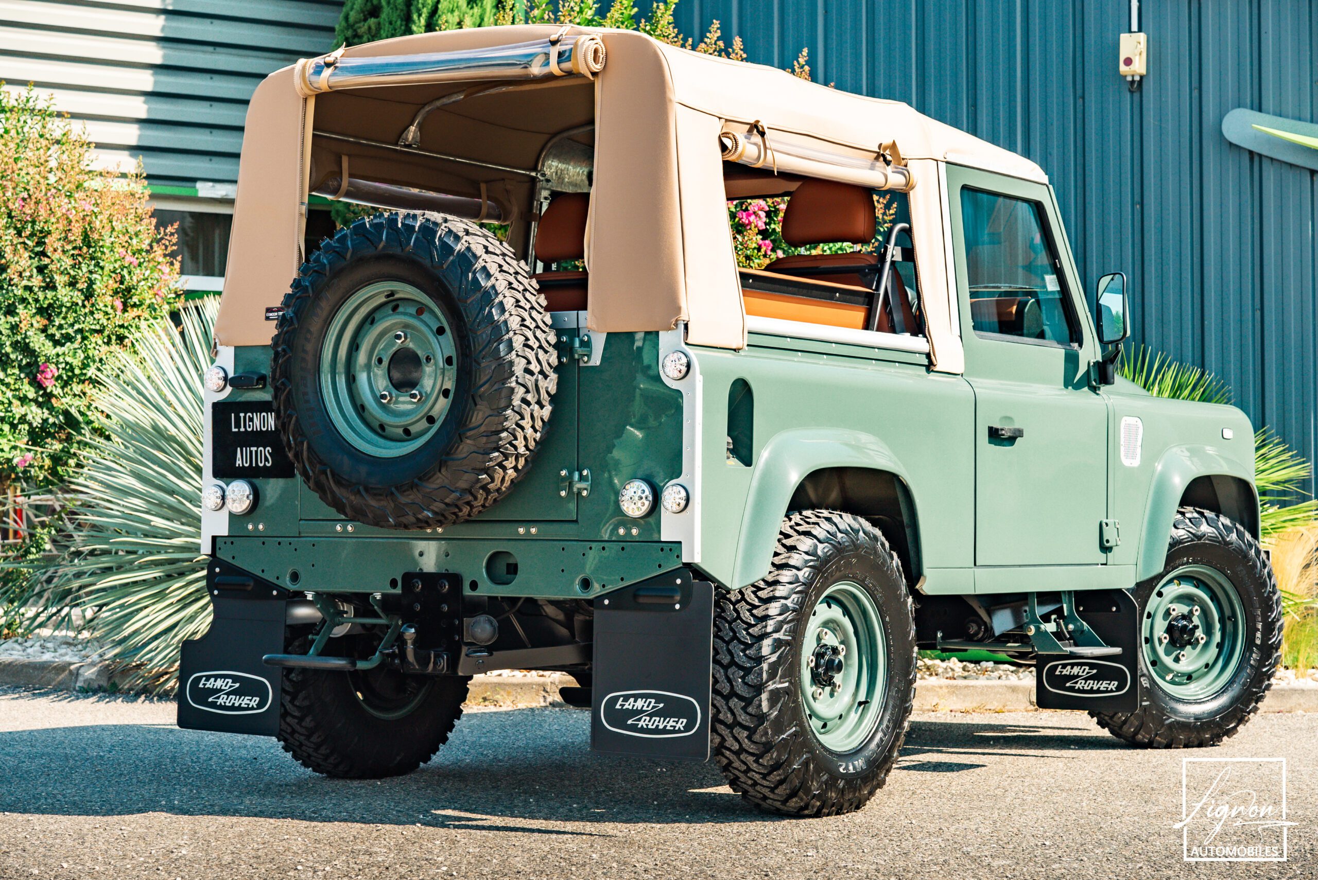 Photo Land Rover Defender 90 td4 2.2 Soft Top "Keswick Green"