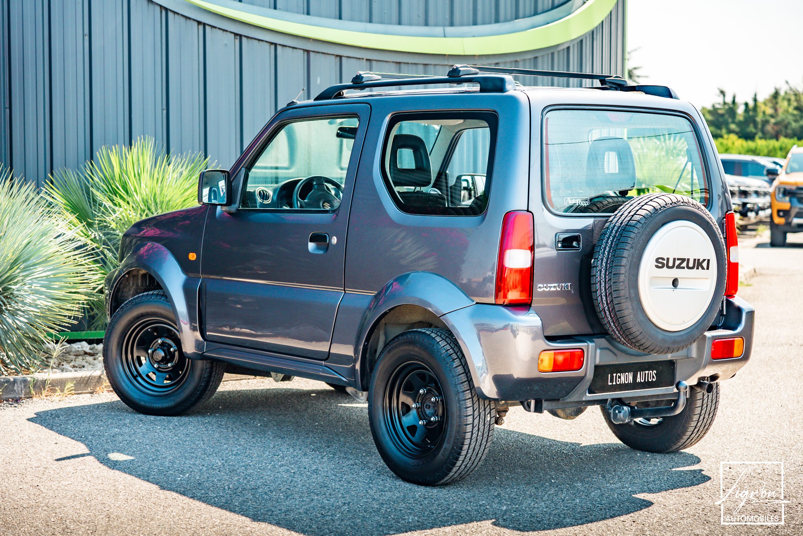 Photo Suzuki Jimny 1.3 VVT 85CH 8 000km Seulement ! Attelage