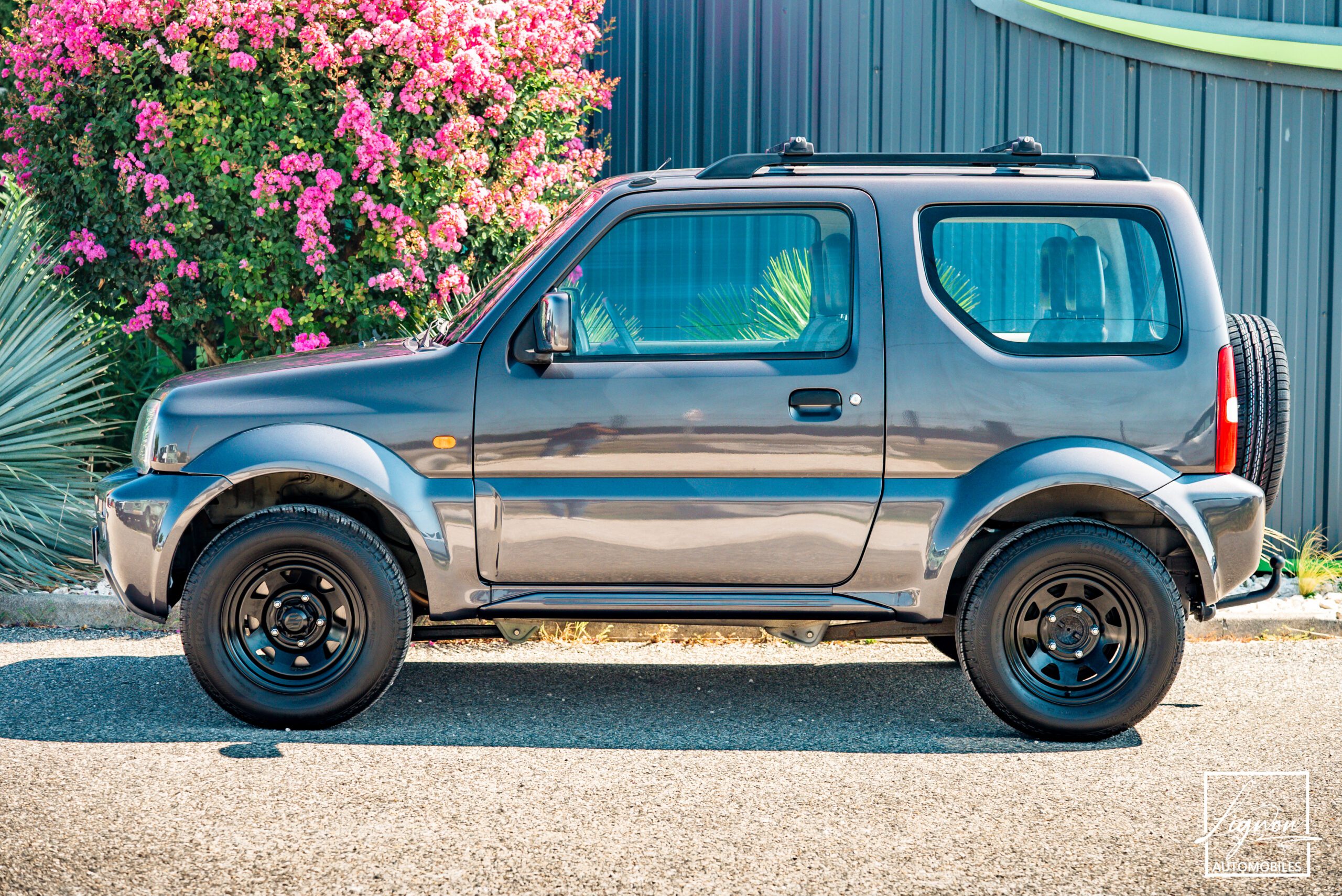 Photo Suzuki Jimny 1.3 VVT 85CH 8 000km Seulement ! Attelage
