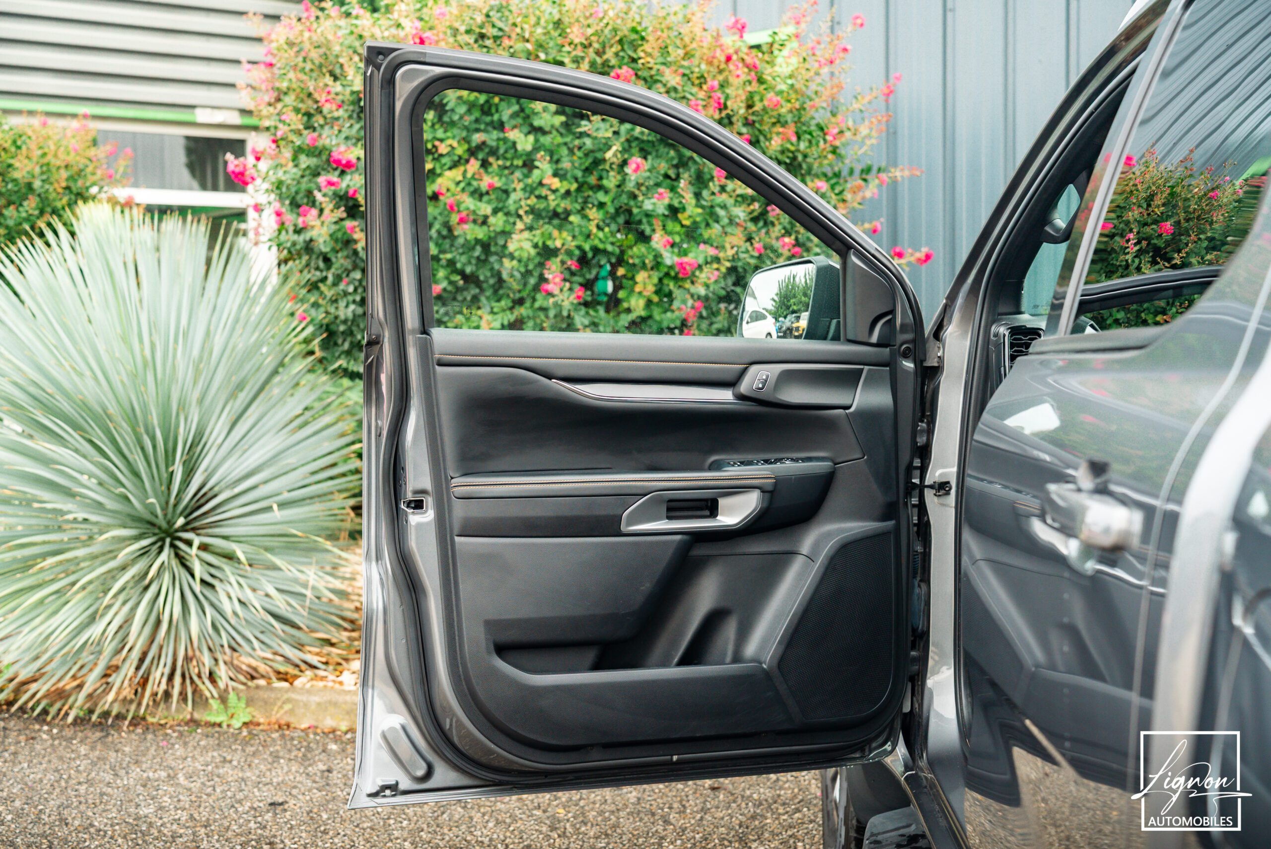 Photo Ford Ranger Wildtrak Double Cabine 2.0 ECOBLUE 205 CH - TVA RECUPERABLE