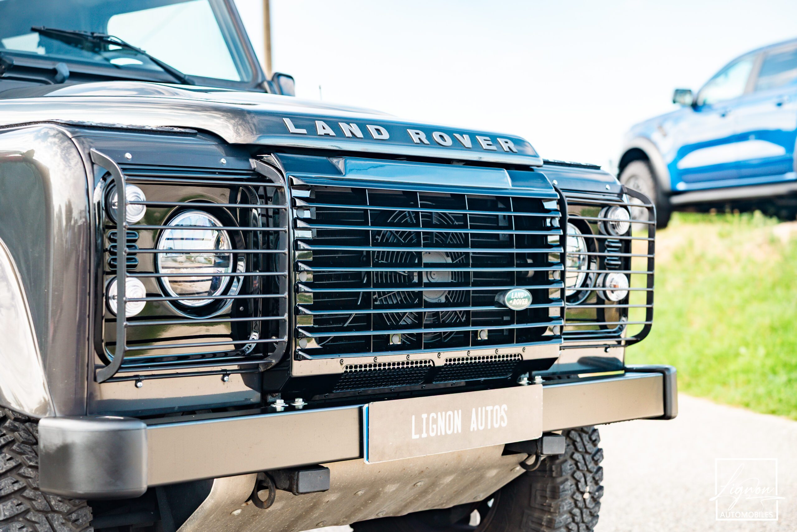 Photo Land Rover Defender 90 TD4 2.2L SW 4 Places Havana Black "SE"