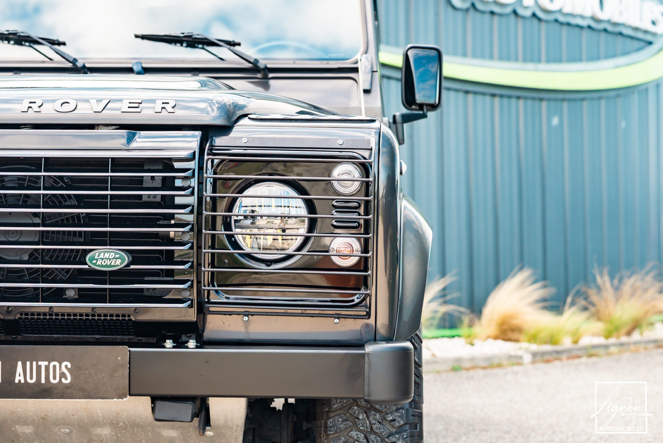 Photo Land Rover Defender 90 TD4 2.2L SW 4 Places Havana Black "SE"