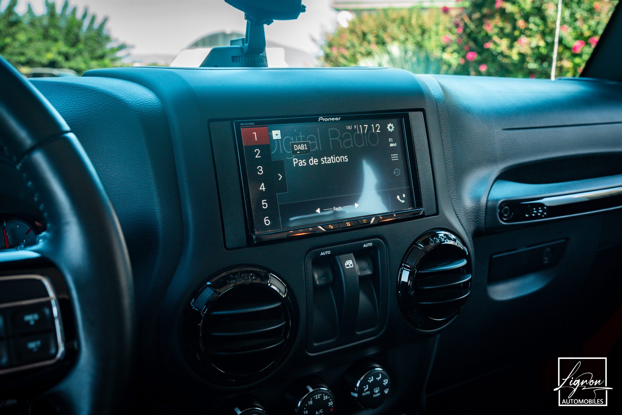 Photo Jeep Wrangler 2.8 CRD 200 CH BVA Série limitée "Night Eagle"