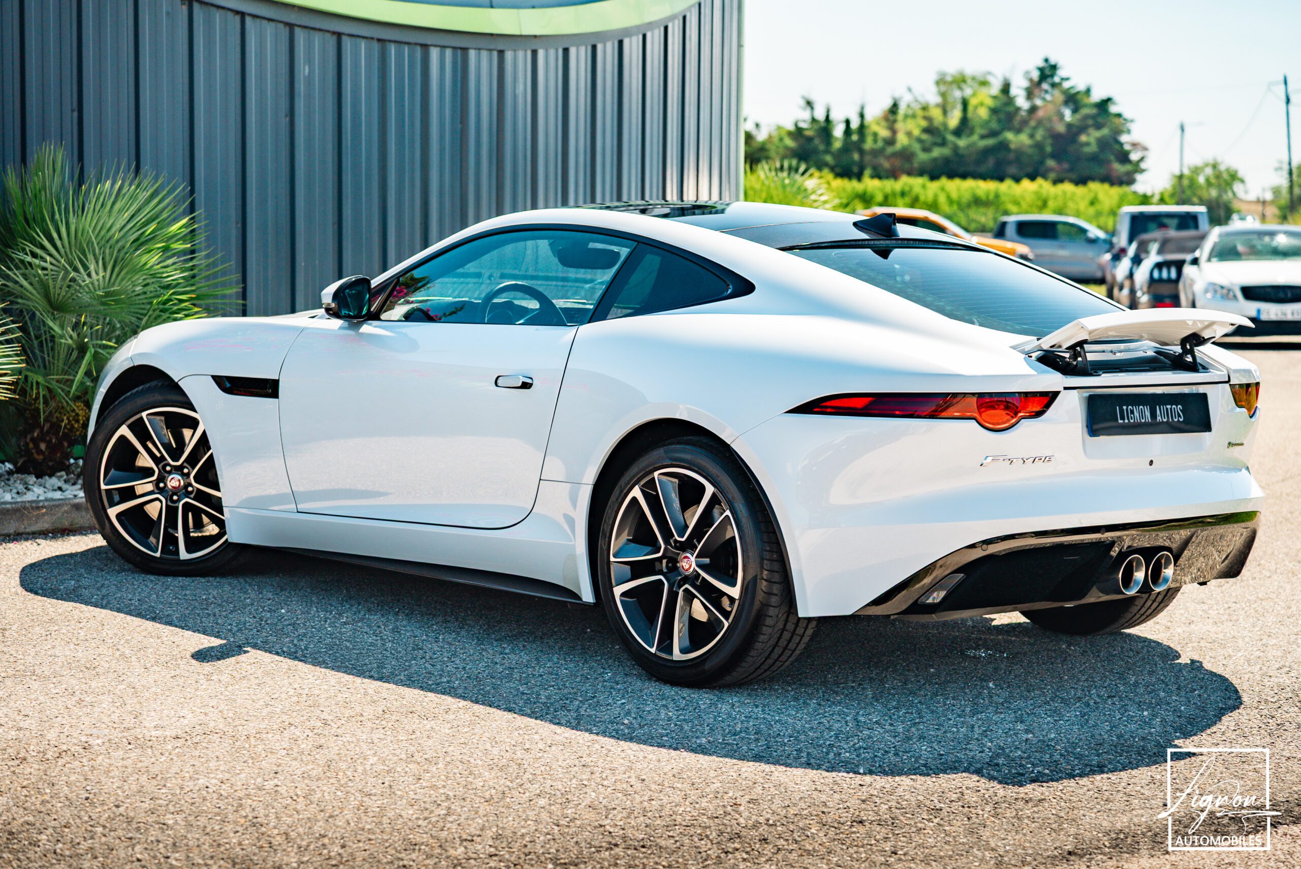 Photo Jaguar F-type Coupé 3.0 v6 P 340 R-Dynamic BVA8 - Toit Panoramique