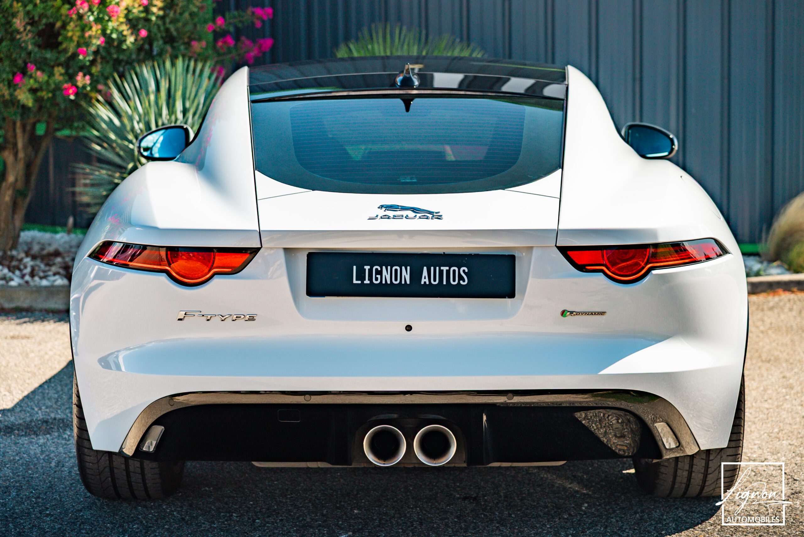 Photo Jaguar F-type Coupé 3.0 v6 P 340 R-Dynamic BVA8 - Toit Panoramique
