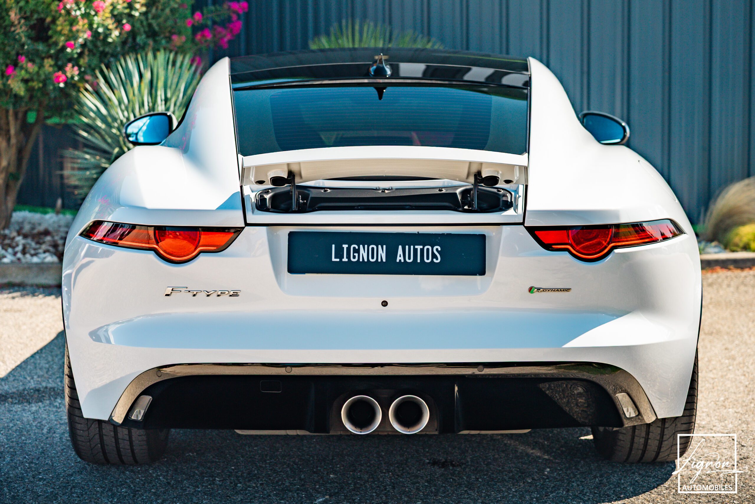 Photo Jaguar F-type Coupé 3.0 v6 P 340 R-Dynamic BVA8 - Toit Panoramique