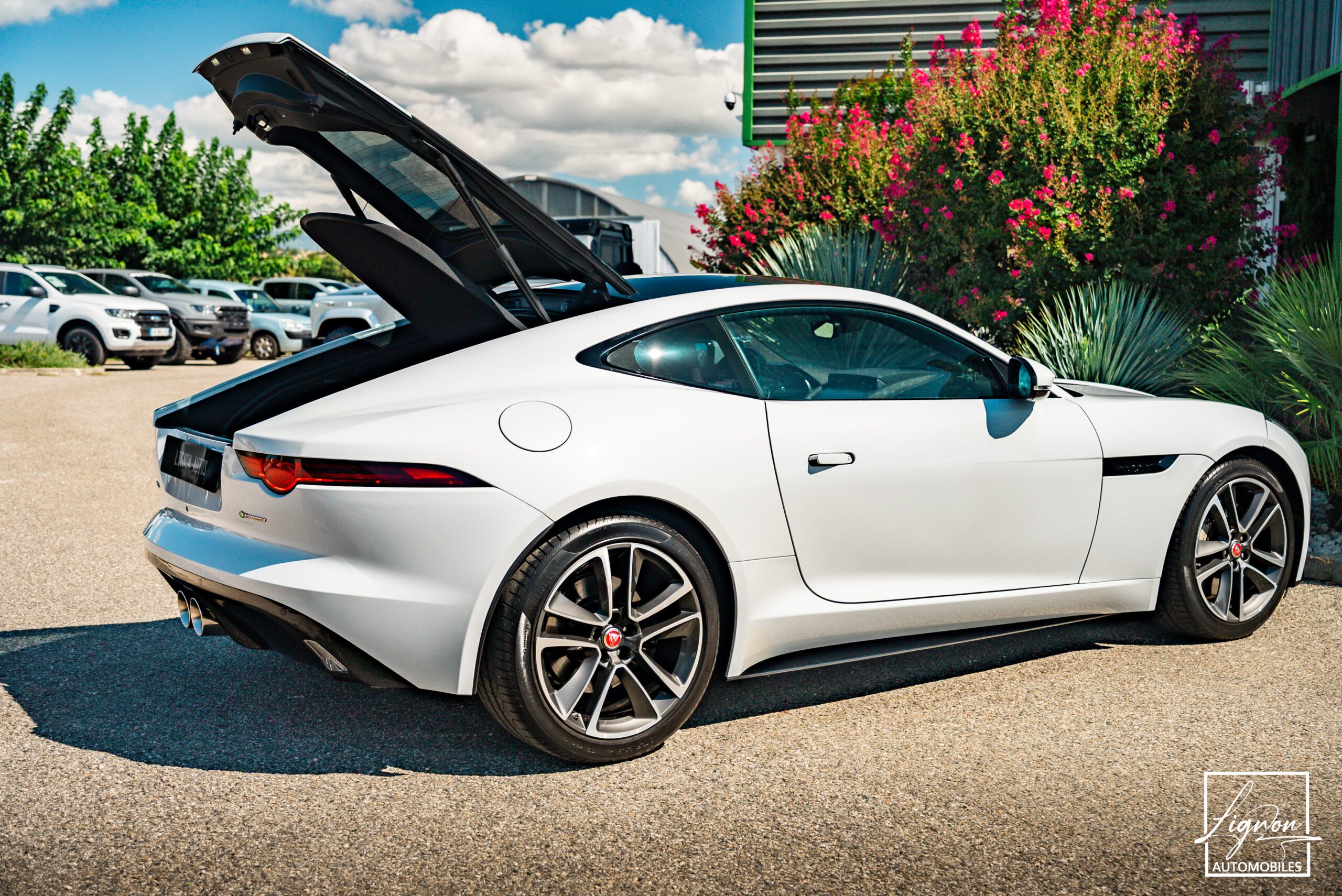 Photo Jaguar F-type Coupé 3.0 v6 P 340 R-Dynamic BVA8 - Toit Panoramique
