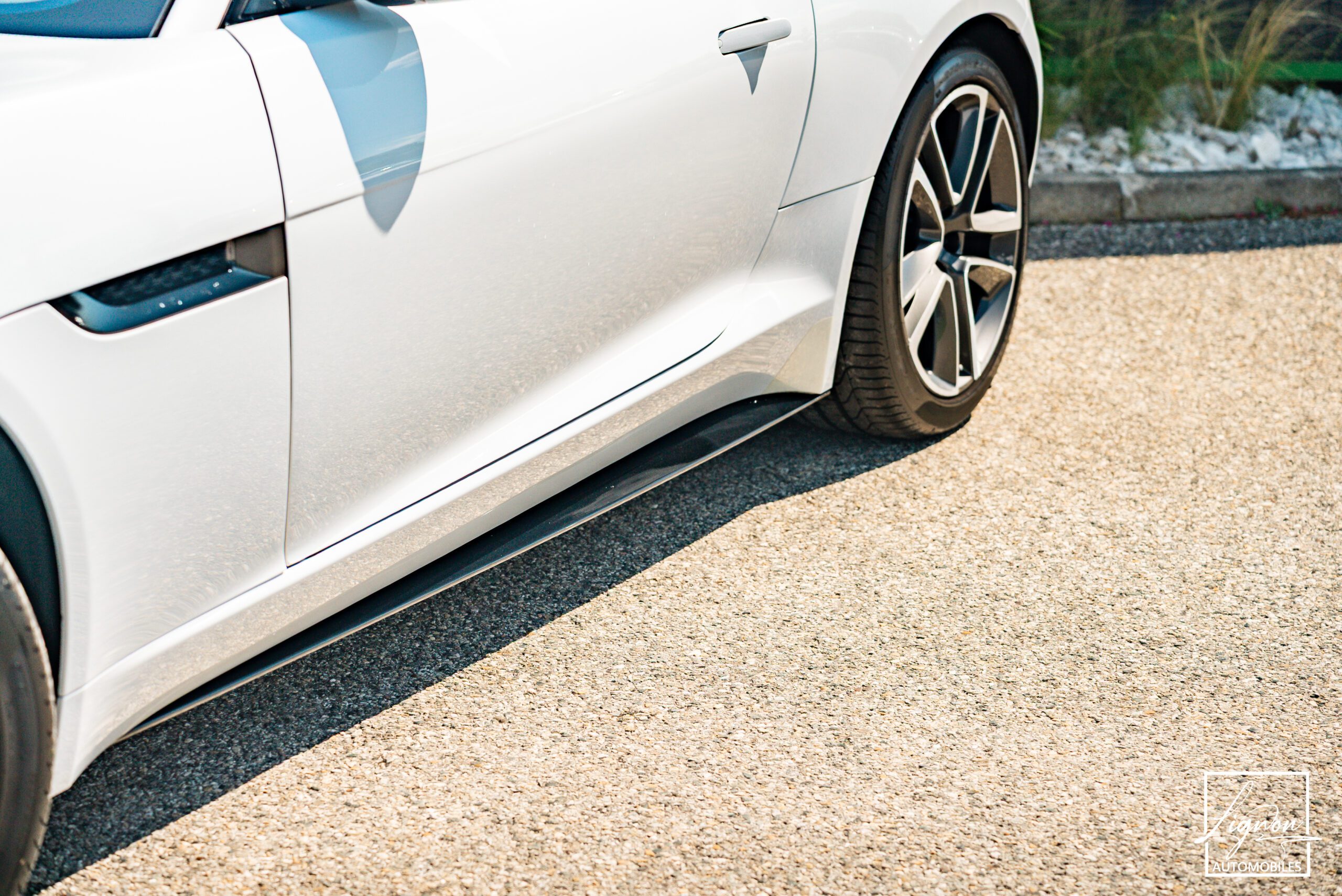 Photo Jaguar F-type Coupé 3.0 v6 P 340 R-Dynamic BVA8 - Toit Panoramique