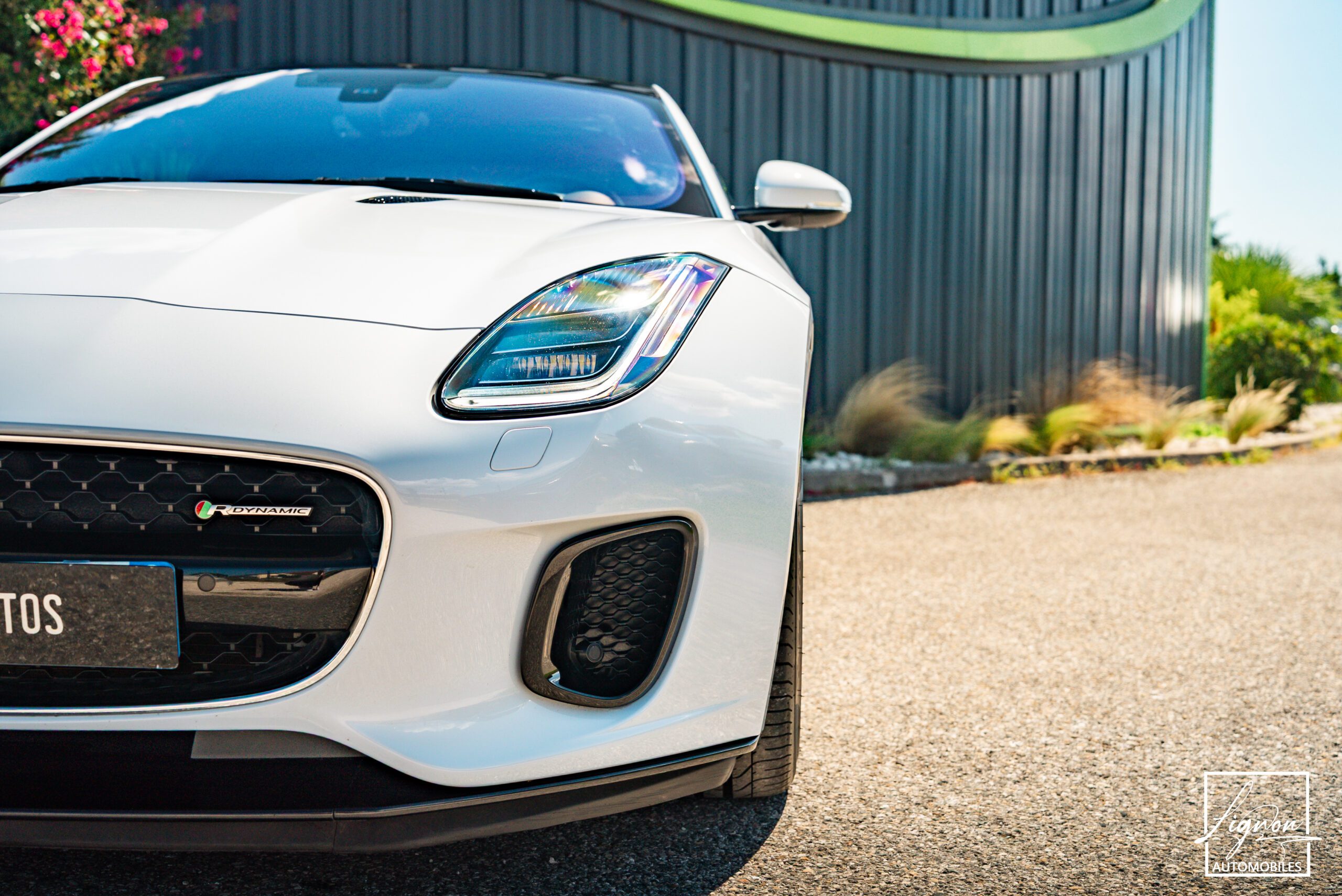 Photo Jaguar F-type Coupé 3.0 v6 P 340 R-Dynamic BVA8 - Toit Panoramique