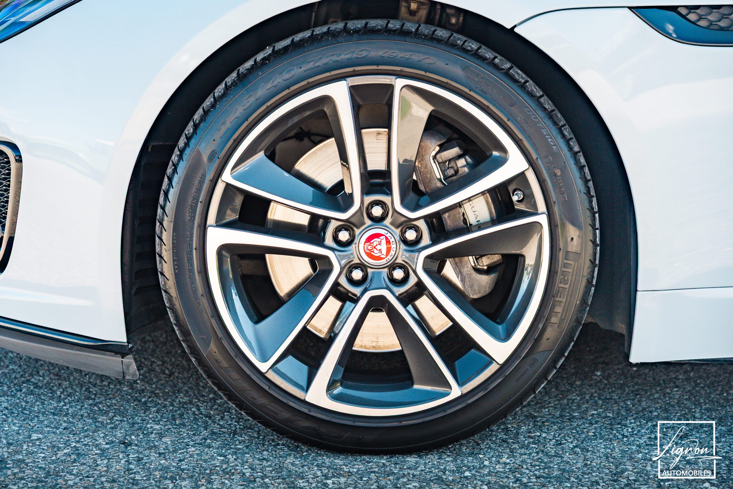 Photo Jaguar F-type Coupé 3.0 v6 P 340 R-Dynamic BVA8 - Toit Panoramique