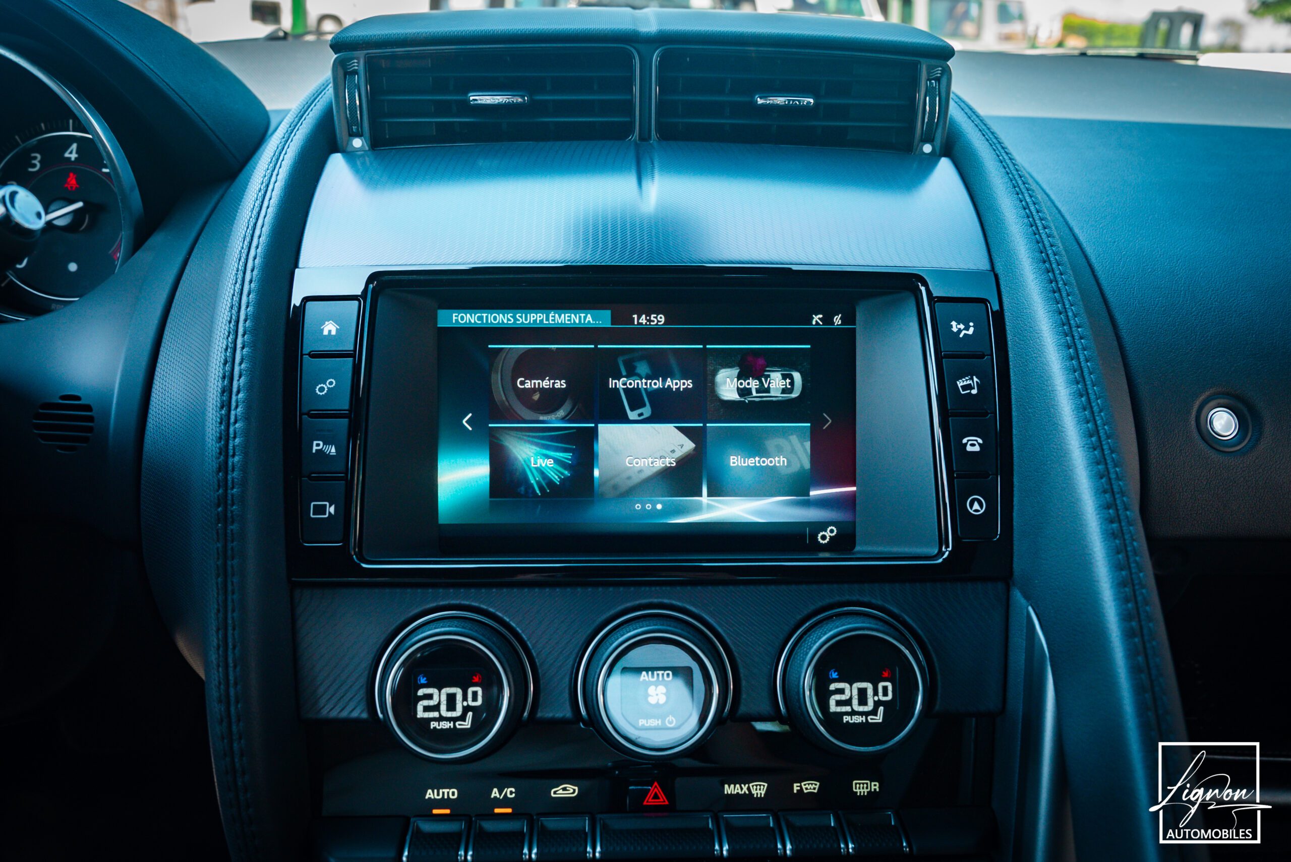 Photo Jaguar F-type Coupé 3.0 v6 P 340 R-Dynamic BVA8 - Toit Panoramique