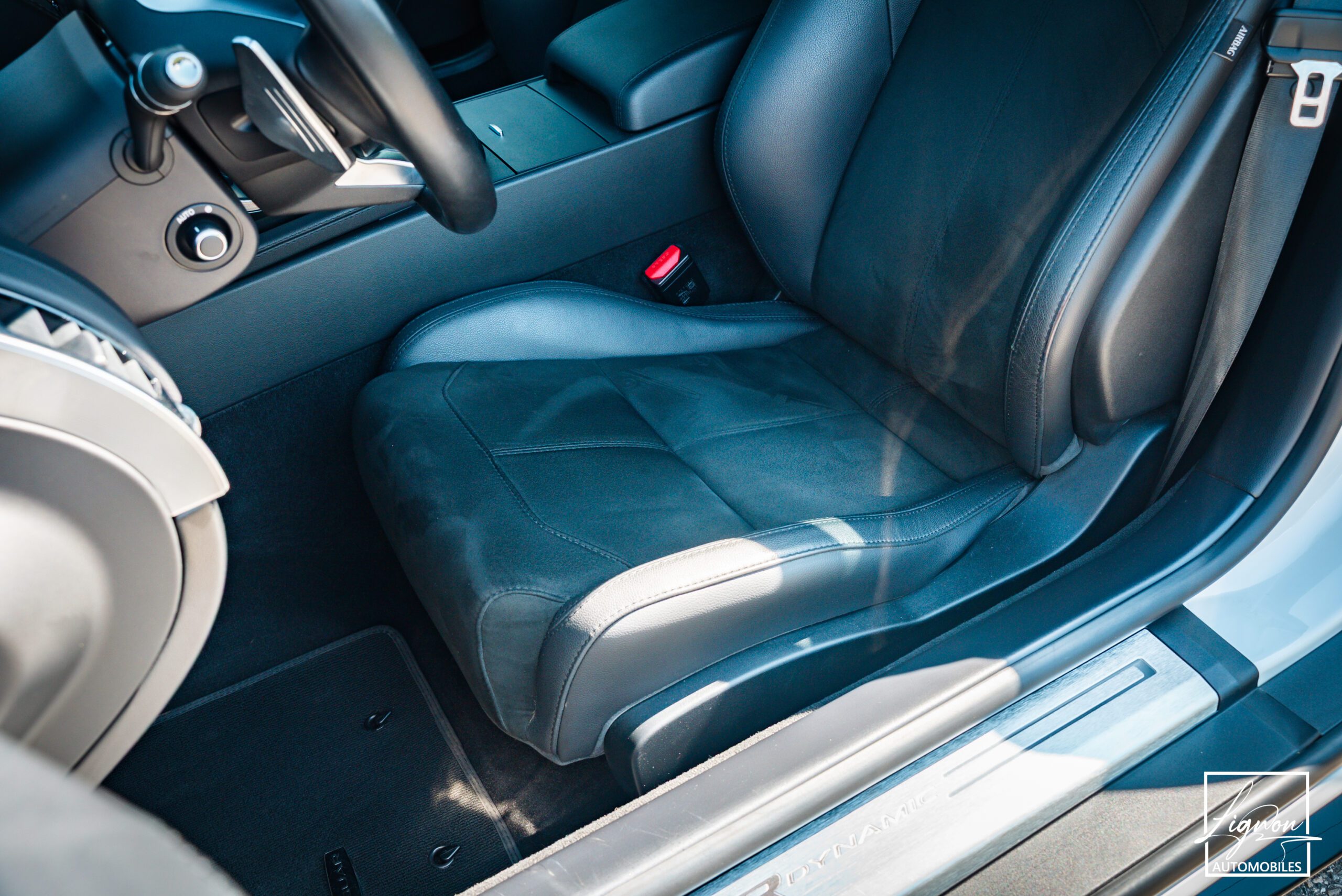 Photo Jaguar F-type Coupé 3.0 v6 P 340 R-Dynamic BVA8 - Toit Panoramique