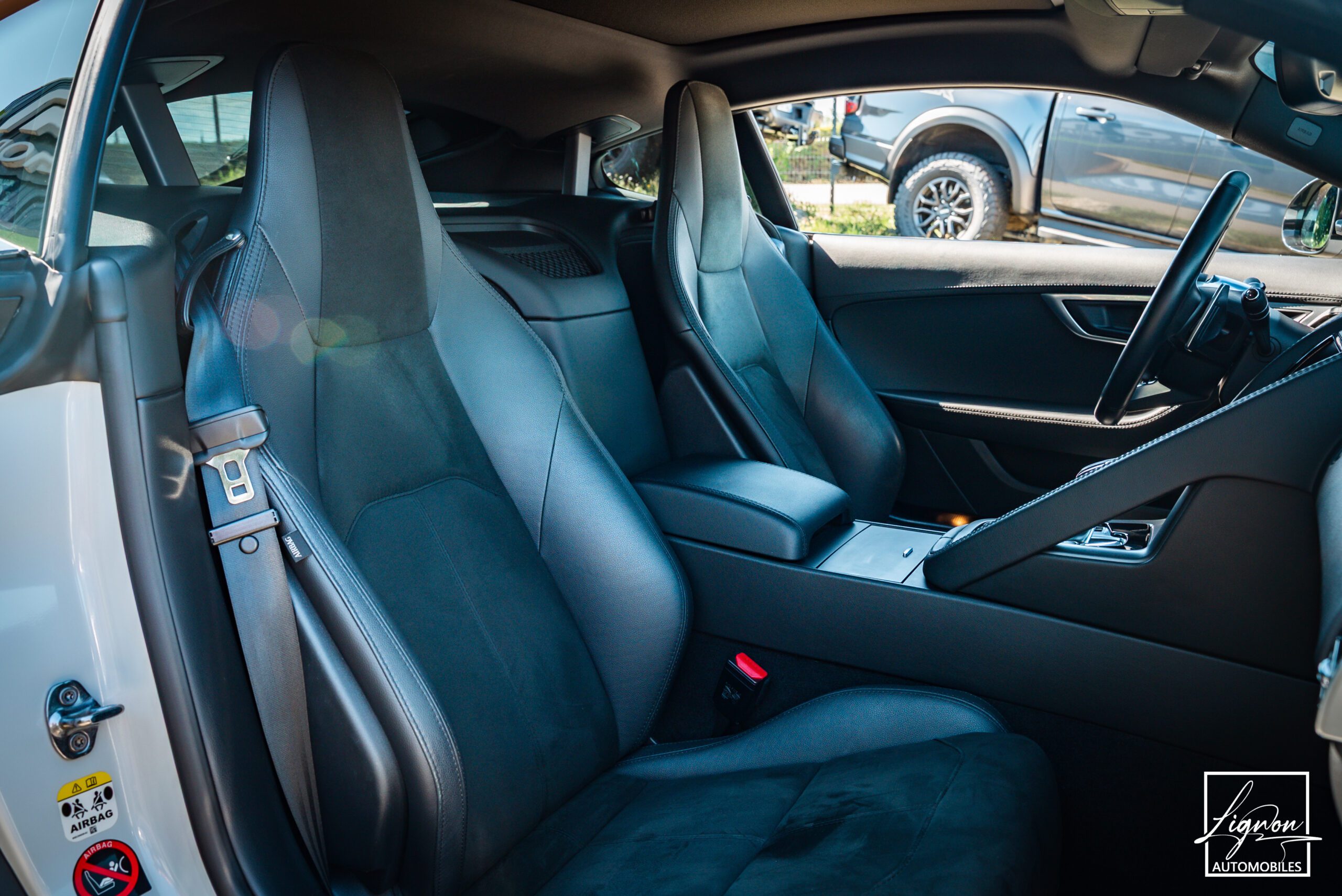 Photo Jaguar F-type Coupé 3.0 v6 P 340 R-Dynamic BVA8 - Toit Panoramique