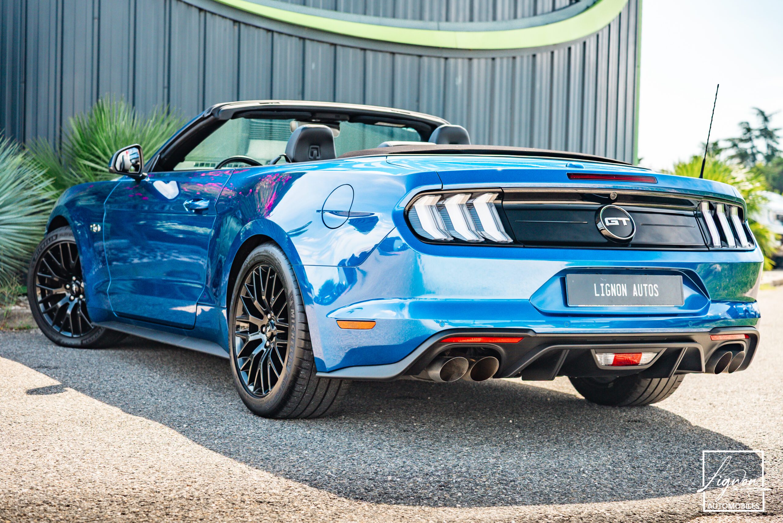 Photo Ford Mustang GT Cabriolet 5.0L V8 450 CH BVA10 Lightning Blue