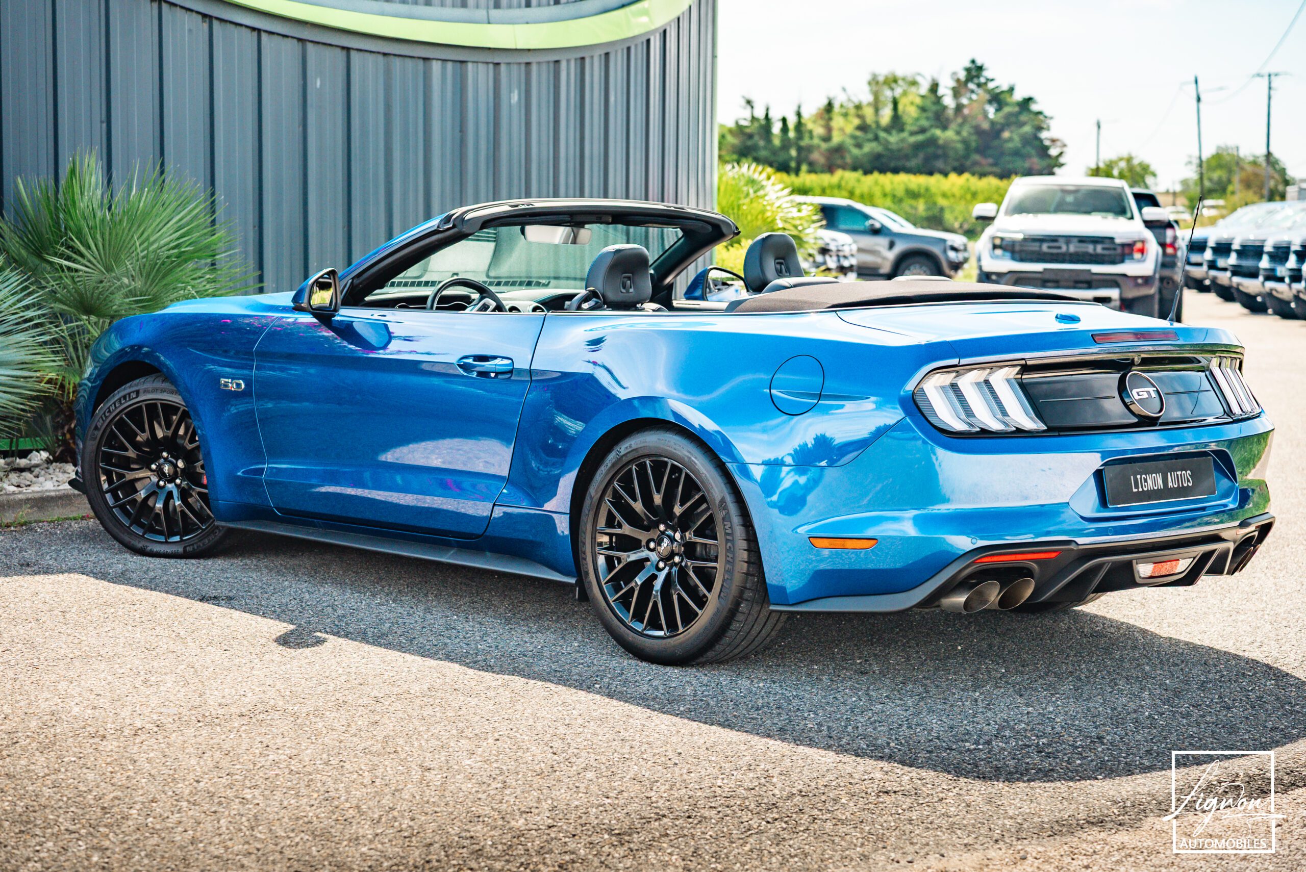Photo Ford Mustang GT Cabriolet 5.0L V8 450 CH BVA10 Lightning Blue