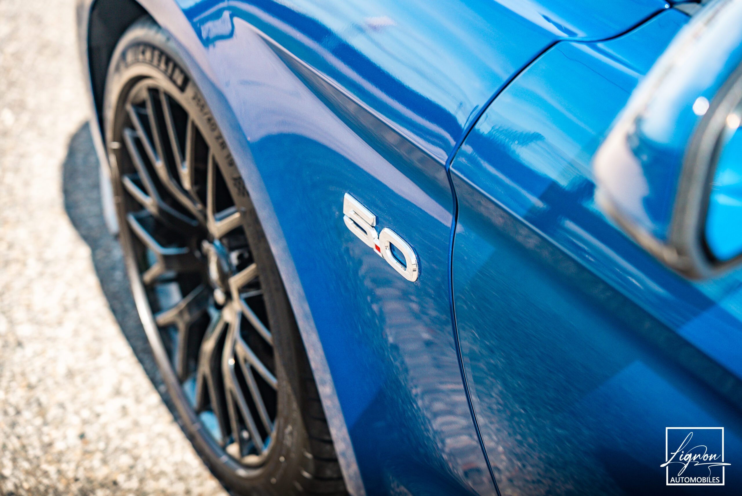 Photo Ford Mustang GT Cabriolet 5.0L V8 450 CH BVA10 Lightning Blue