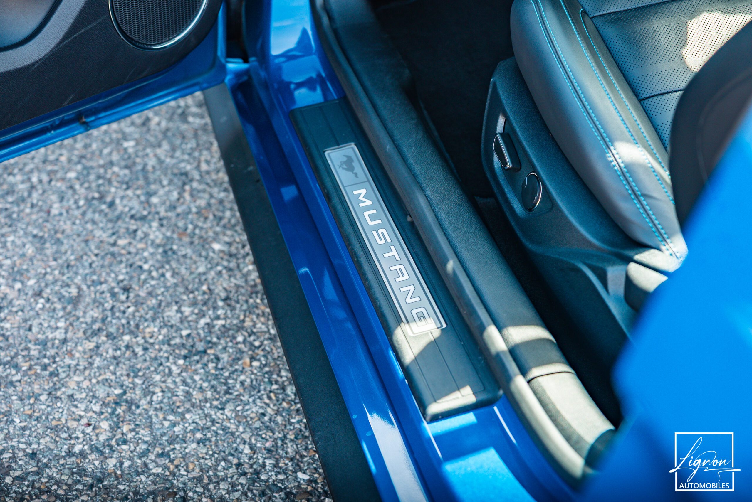 Photo Ford Mustang GT Cabriolet 5.0L V8 450 CH BVA10 Lightning Blue