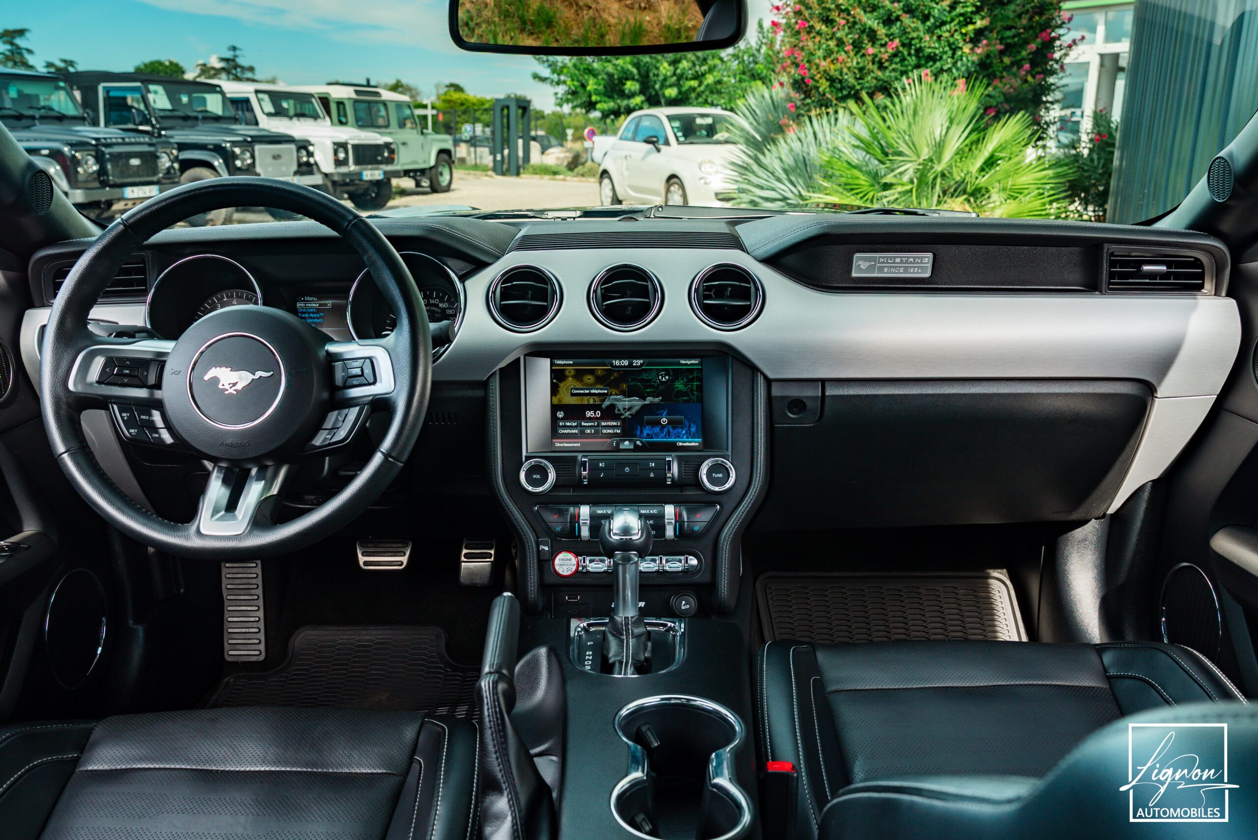 Photo Ford Mustang GT Cabriolet 5.0L V8 421 CH BVA6 Absolute Black - Echappement Sport