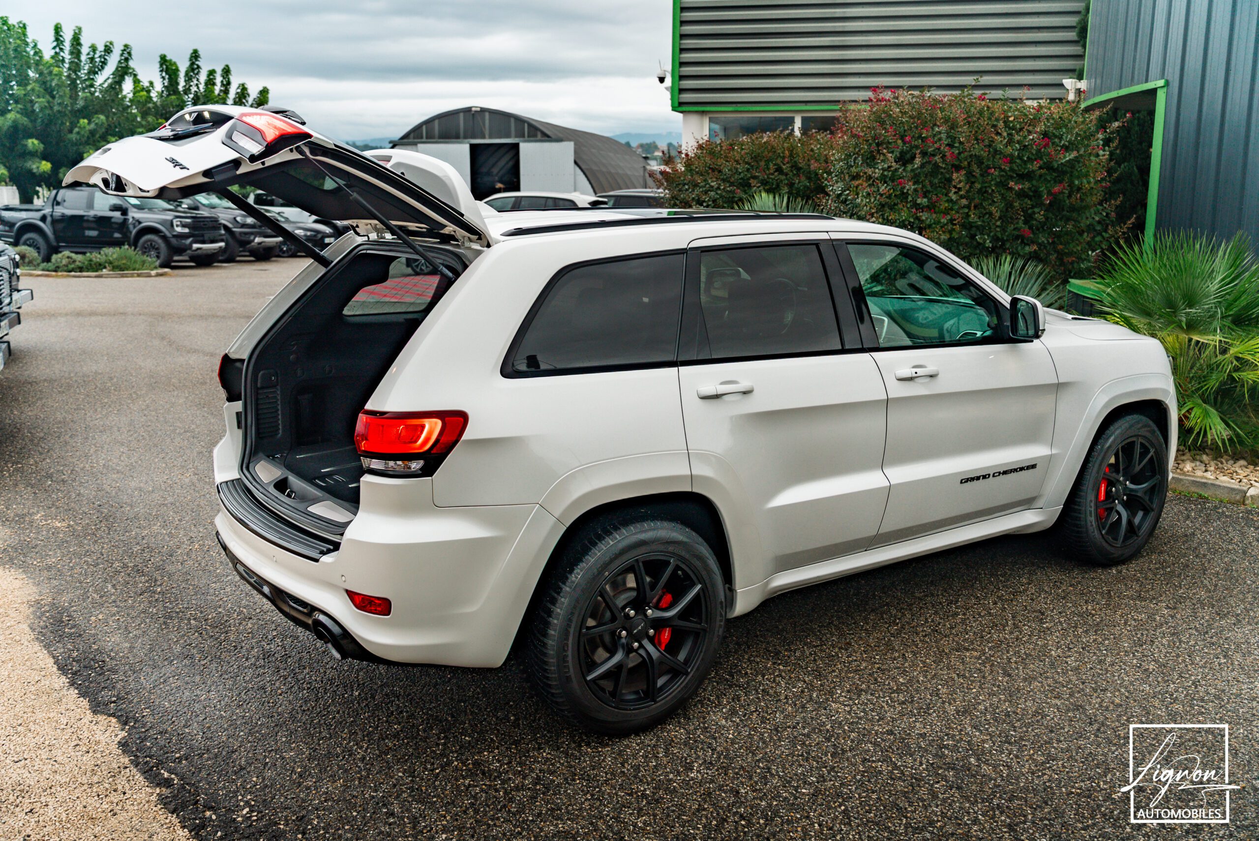 Photo Jeep Grand Cherokee SRT HEMI 6.4 V8 468