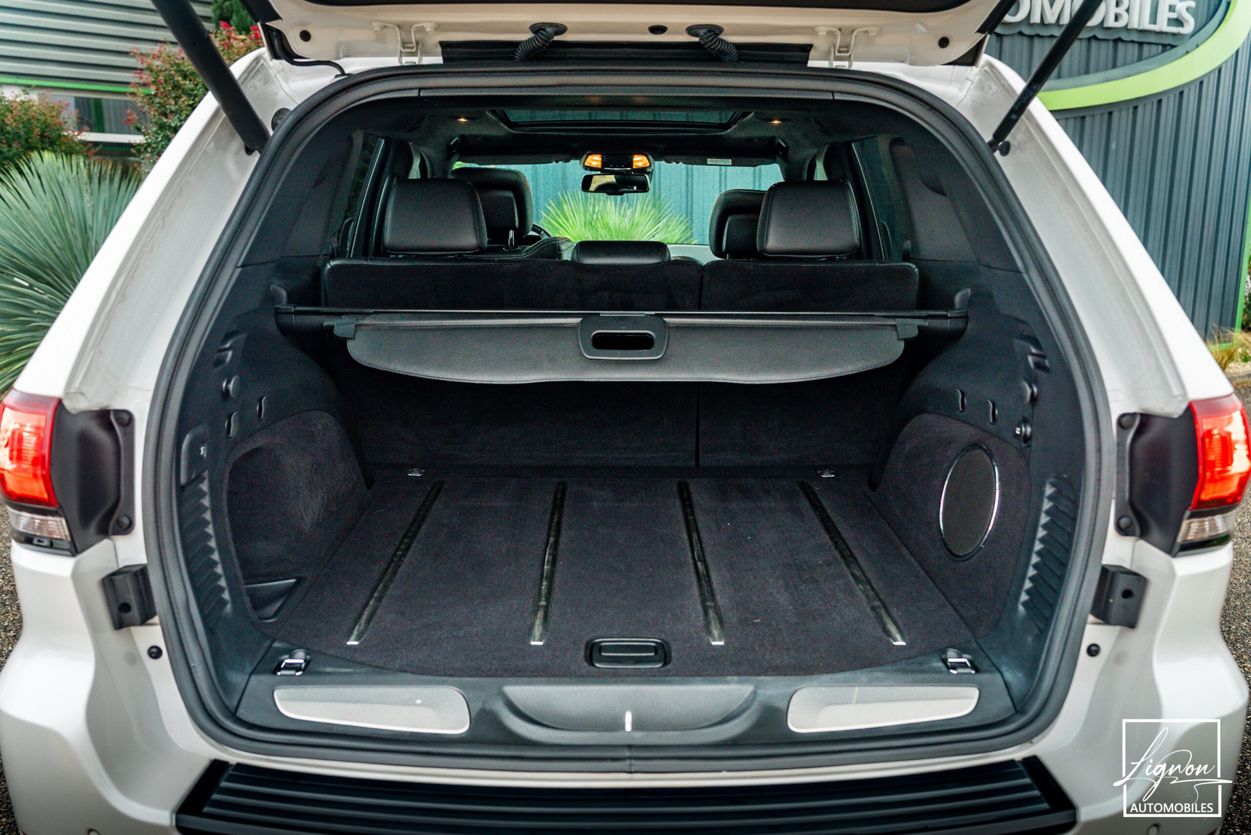 Photo Jeep Grand Cherokee SRT HEMI 6.4 V8 468
