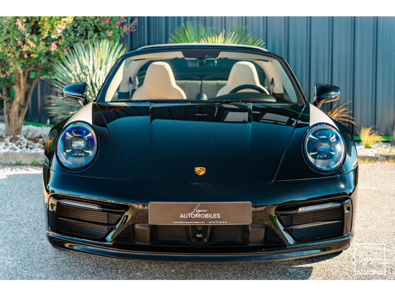 Photo PORSCHE 911 Targa 4S Limited Edition Heritage Design Edition N° 858/992 - à partir de 3000 euros
