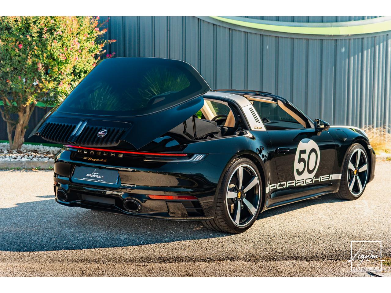 PORSCHE 911 Targa 4S Limited Edition Heritage Design Edition N° 858/992 - à partir de 3000 euros