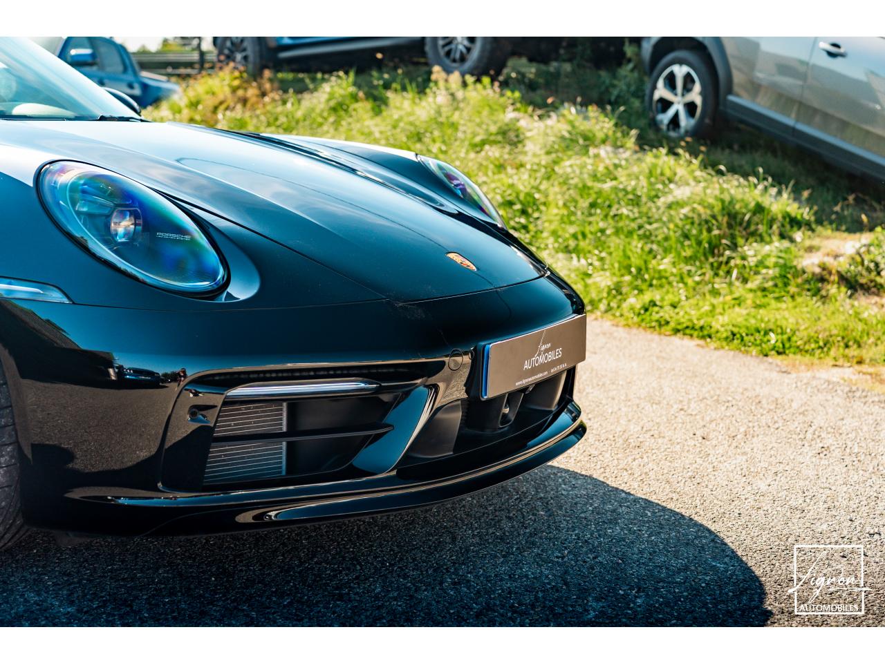 Photo PORSCHE 911 Targa 4S Limited Edition Heritage Design Edition N° 858/992 - à partir de 3000 euros