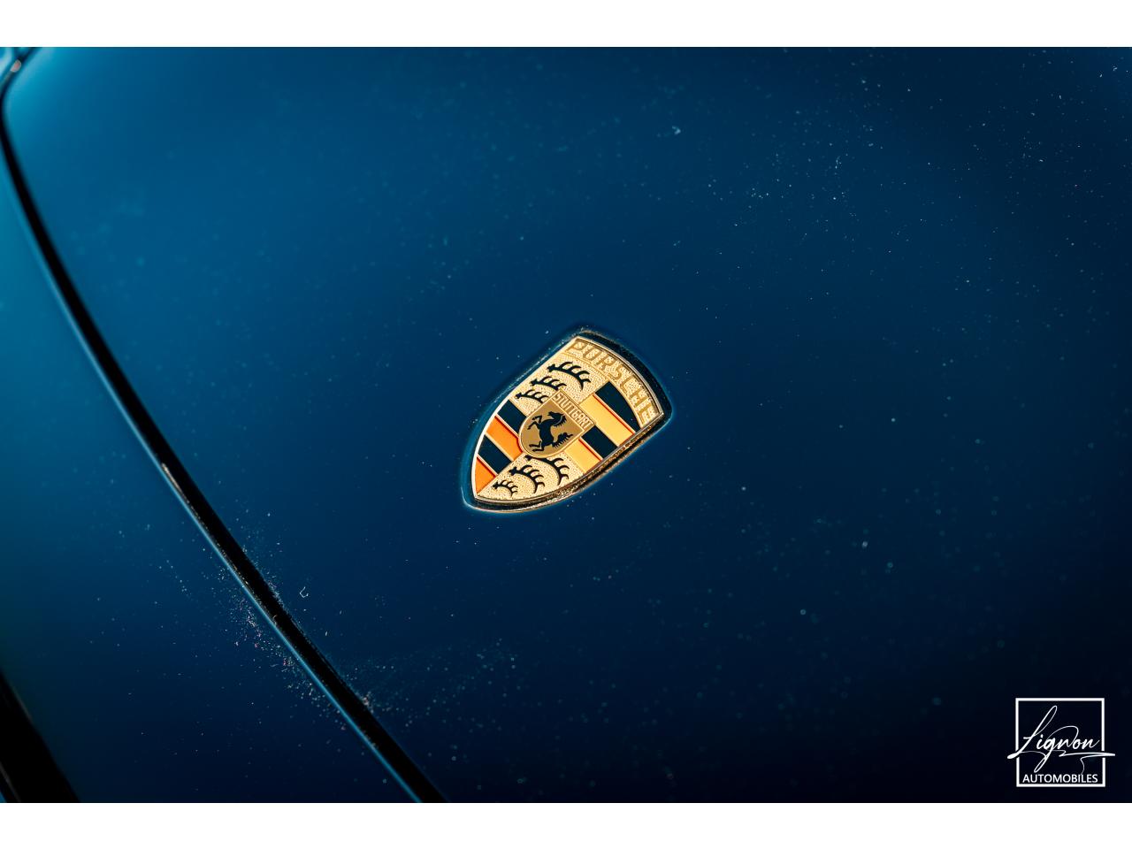 Photo PORSCHE 911 Targa 4S Limited Edition Heritage Design Edition N° 858/992 - à partir de 3000 euros