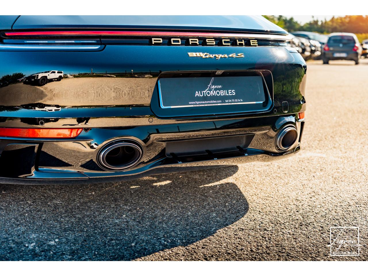 Photo PORSCHE 911 Targa 4S Limited Edition Heritage Design Edition N° 858/992 - à partir de 3000 euros