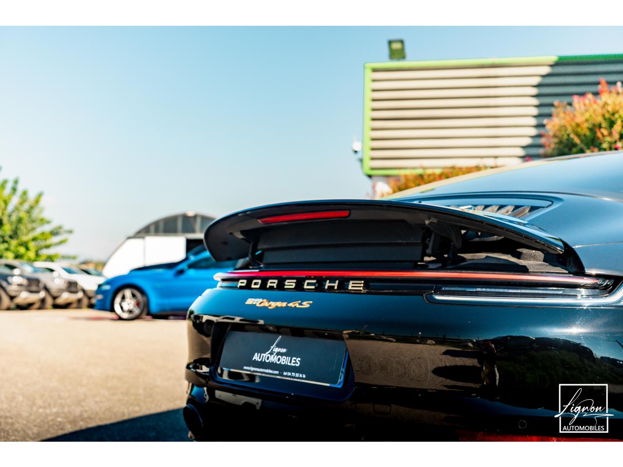 Photo PORSCHE 911 Targa 4S Limited Edition Heritage Design Edition N° 858/992 - à partir de 3000 euros