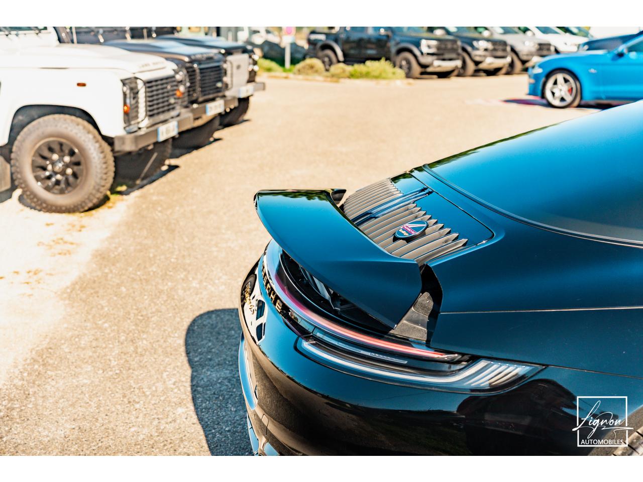 Photo PORSCHE 911 Targa 4S Limited Edition Heritage Design Edition N° 858/992 - à partir de 3000 euros