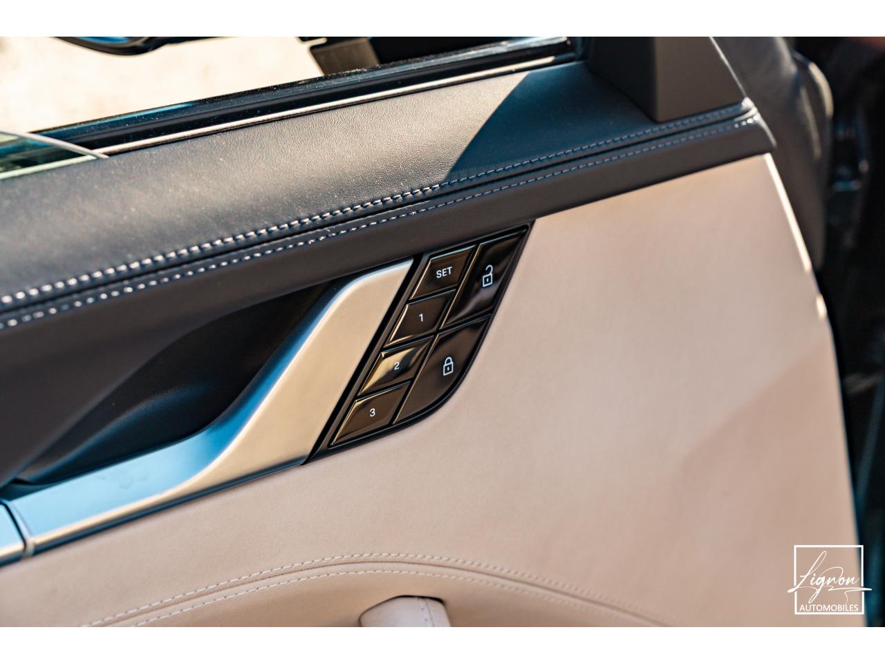 Photo PORSCHE 911 Targa 4S Limited Edition Heritage Design Edition N° 858/992 - à partir de 3000 euros