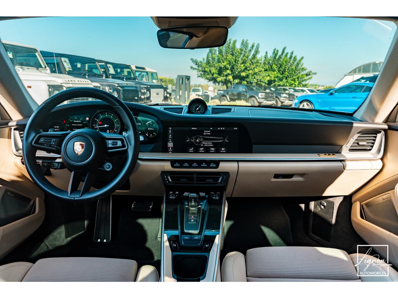 Photo PORSCHE 911 Targa 4S Limited Edition Heritage Design Edition N° 858/992 - à partir de 3000 euros