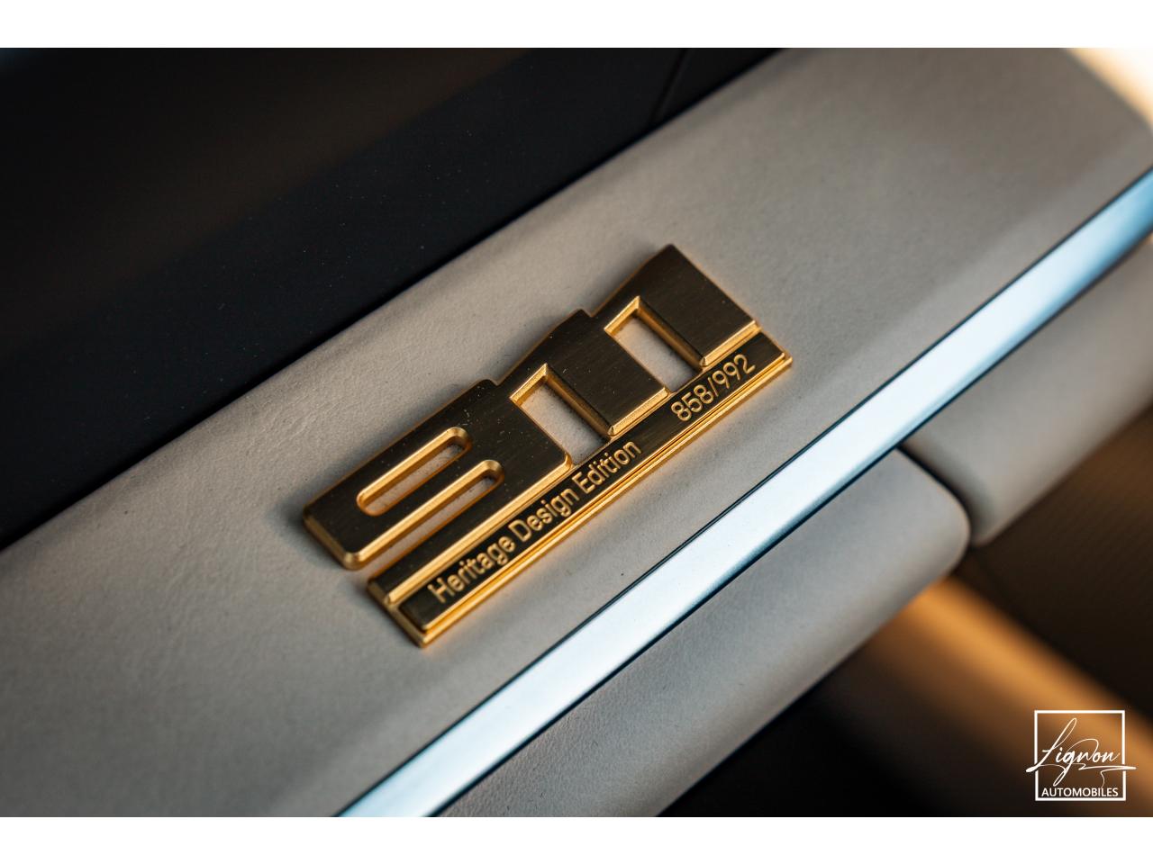 Photo PORSCHE 911 Targa 4S Limited Edition Heritage Design Edition N° 858/992 - à partir de 3000 euros