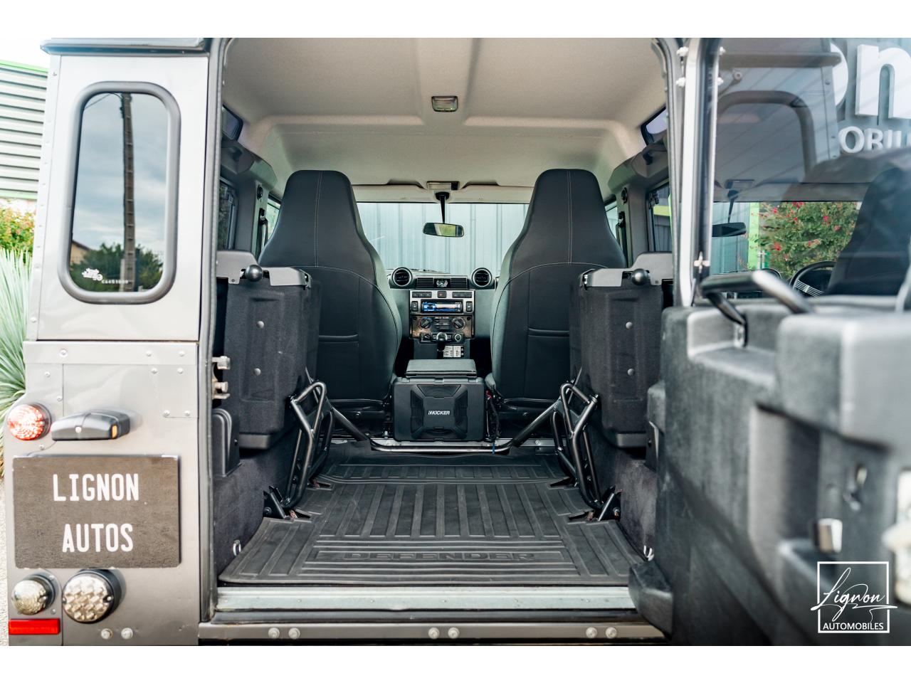 Photo LAND ROVER DEFENDER 90 TD4 2.2L SW 4 Places