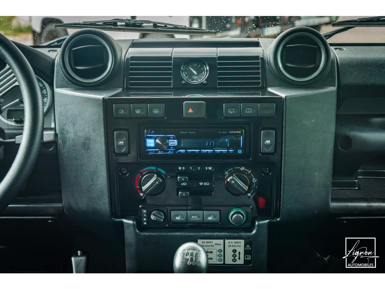 Photo LAND ROVER DEFENDER 90 TD4 2.2L SW 4 Places