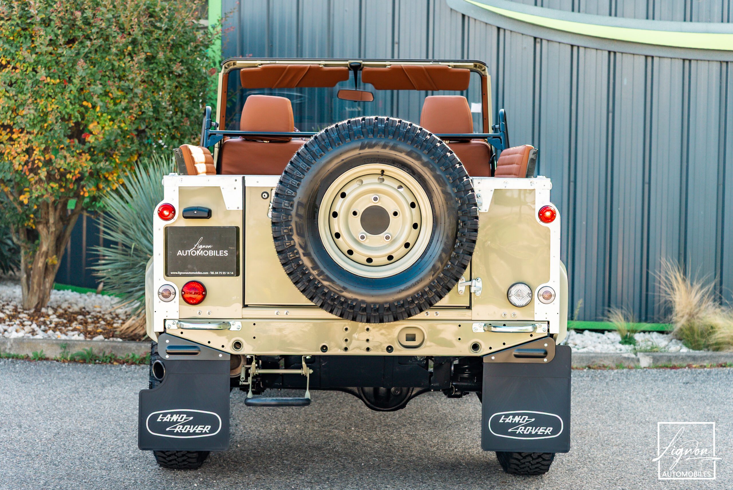 Photo Land Rover Defender 90 td5 "Daktari Beige"